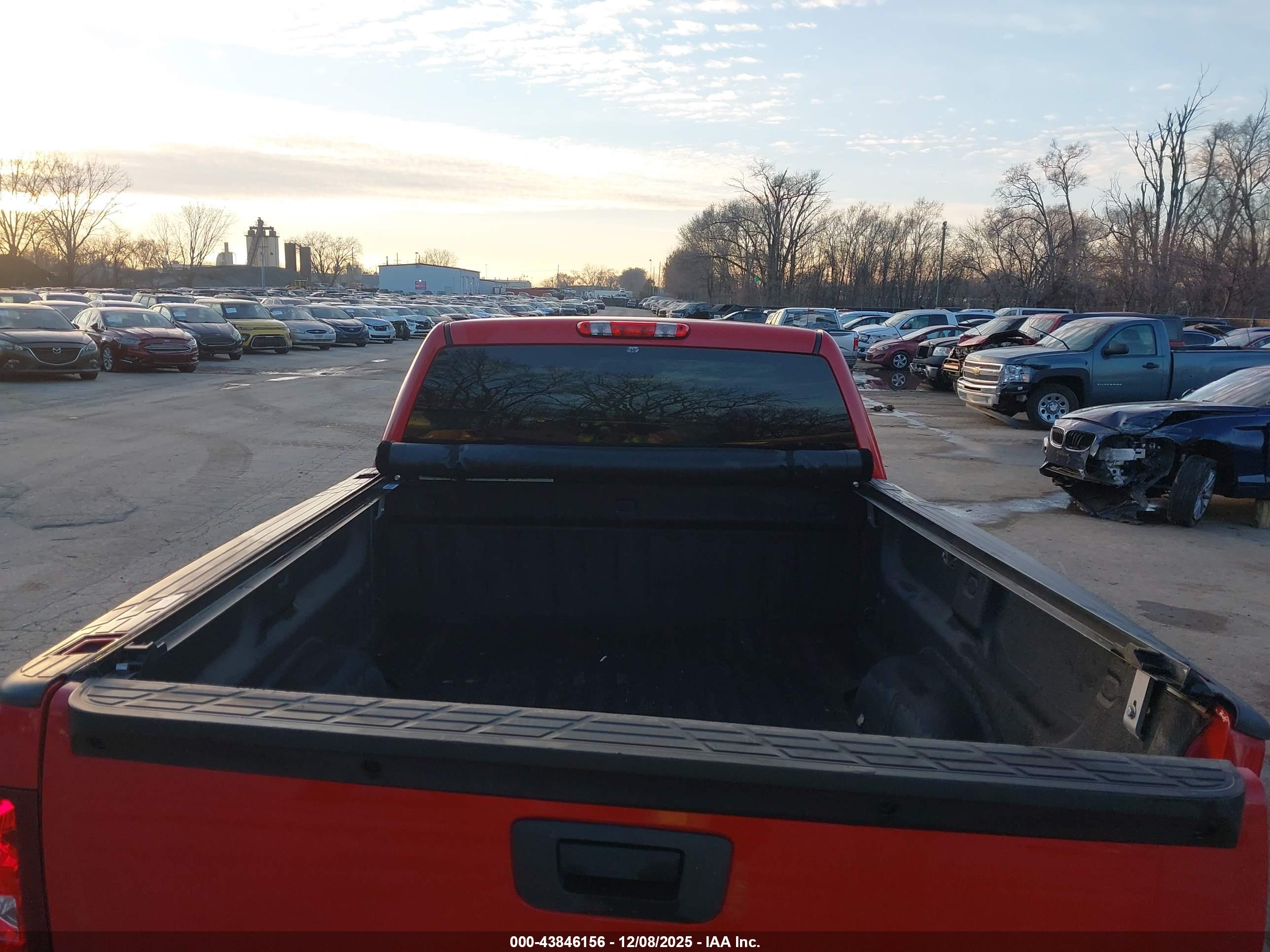 CHEVROLET SILVERADO image 8
