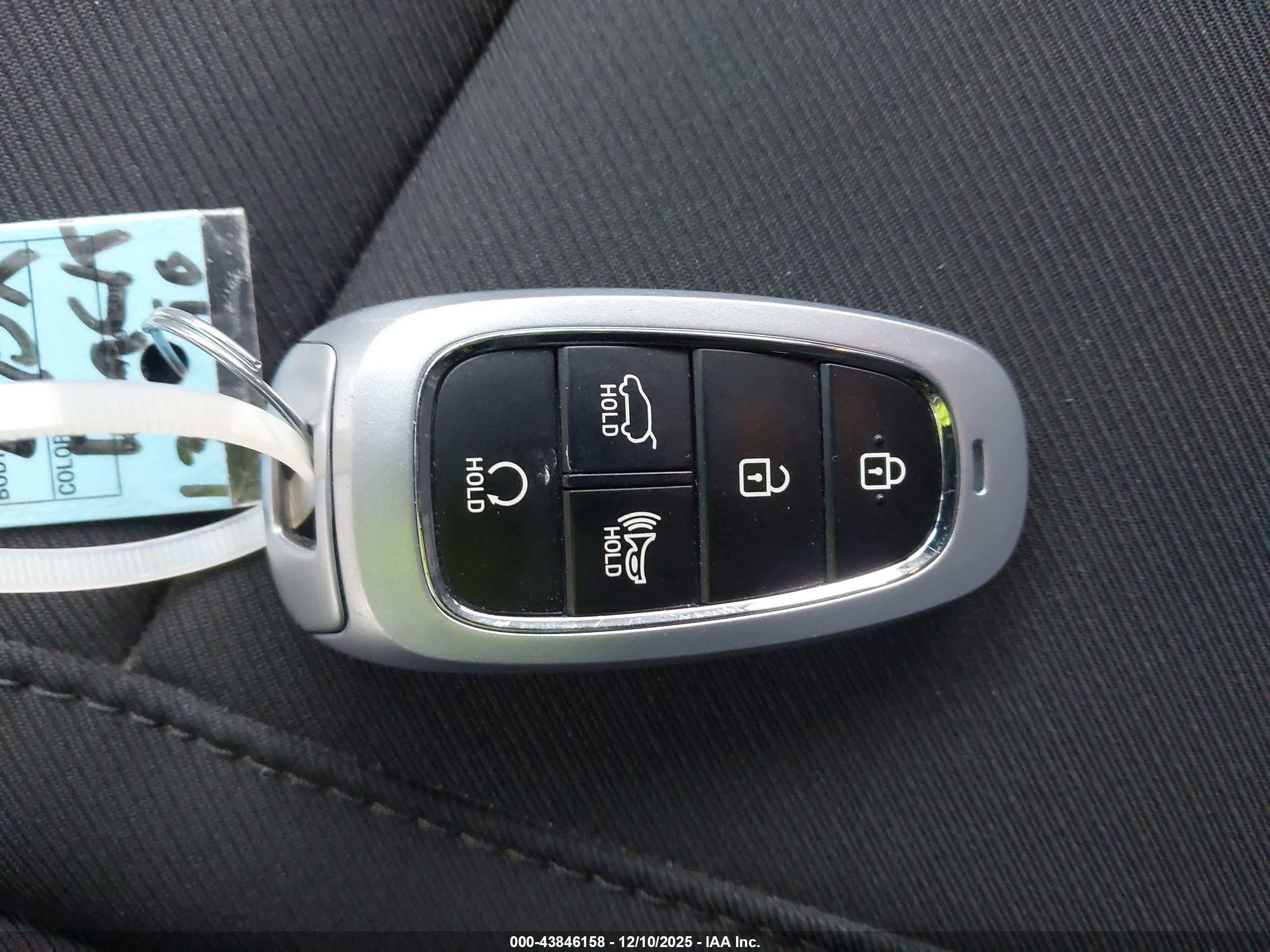 HYUNDAI TUCSON image 11