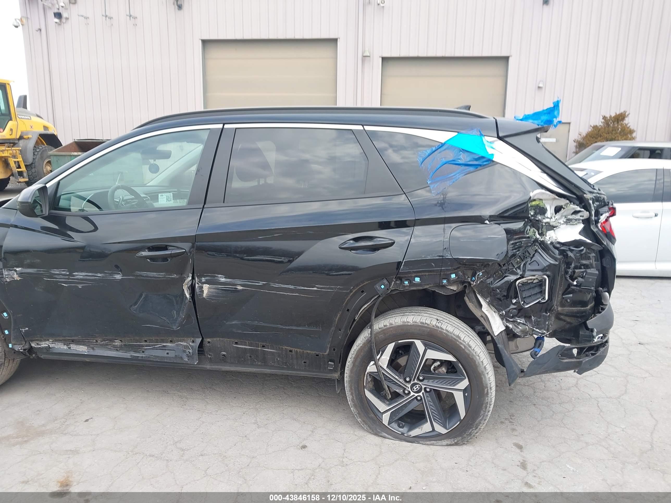 HYUNDAI TUCSON image 6