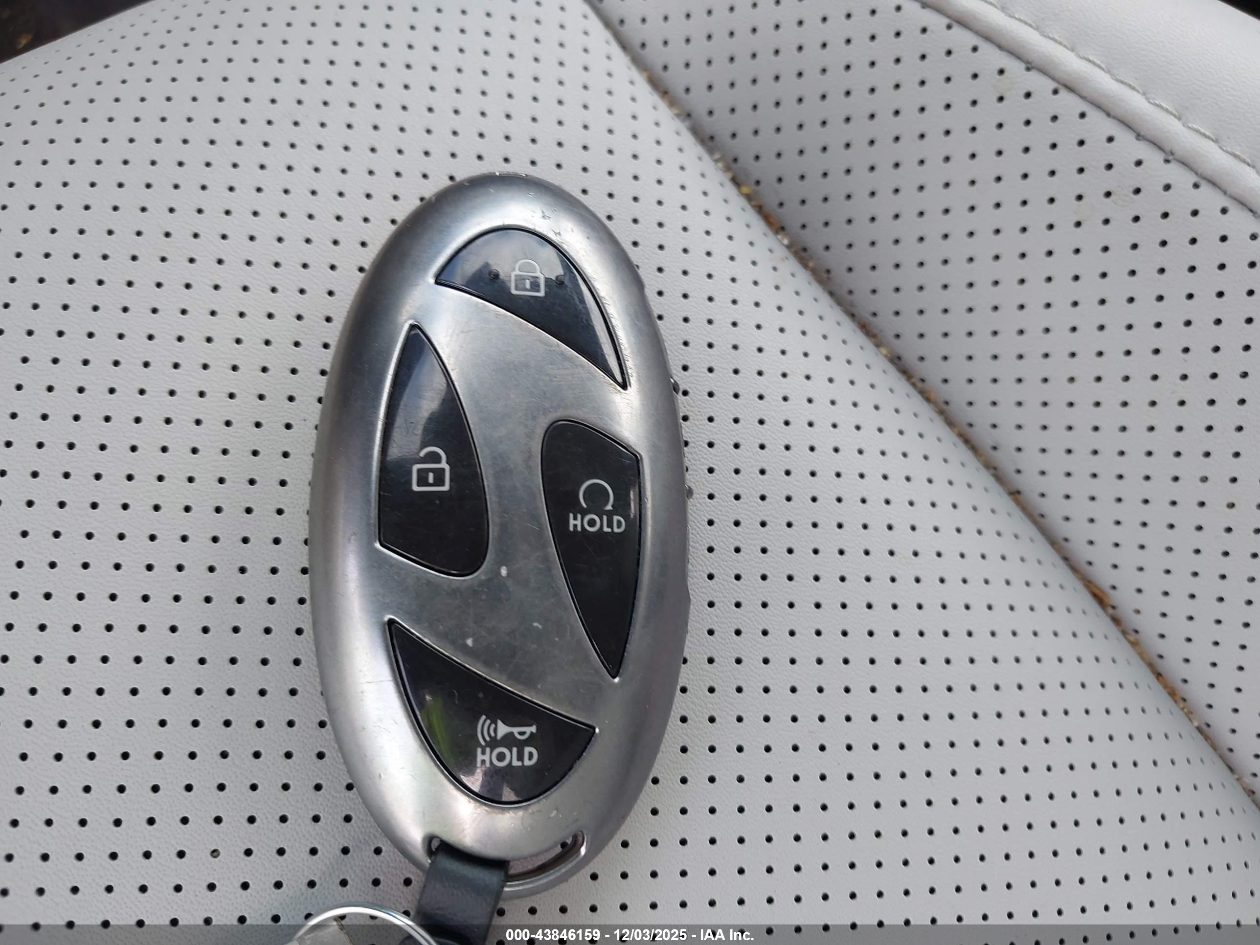 HYUNDAI KONA image 11