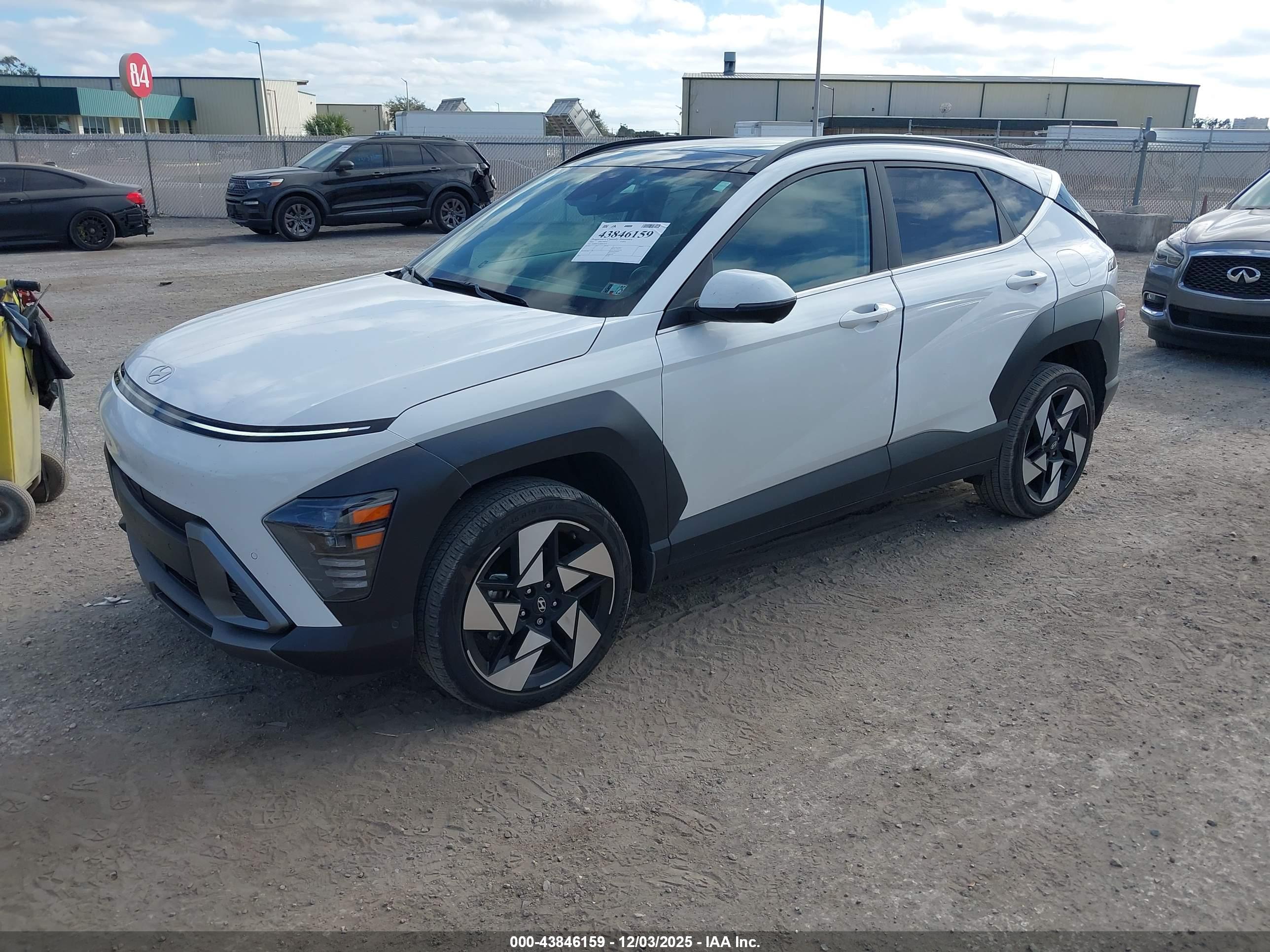 HYUNDAI KONA image 2