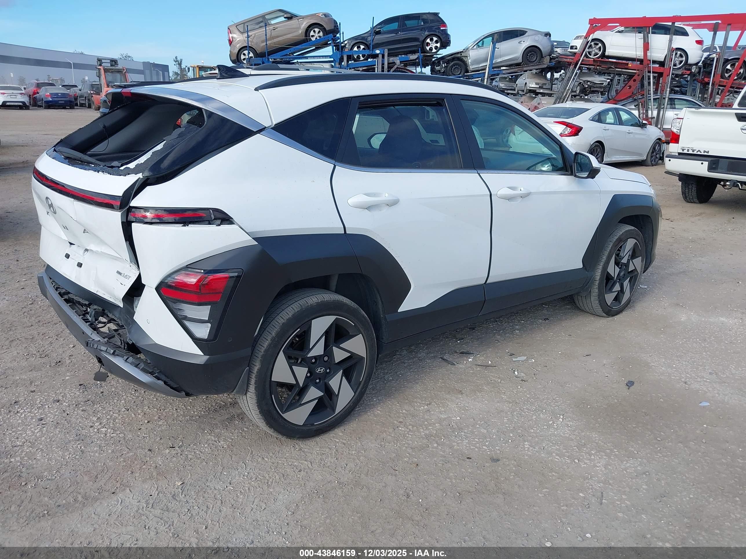 HYUNDAI KONA image 4