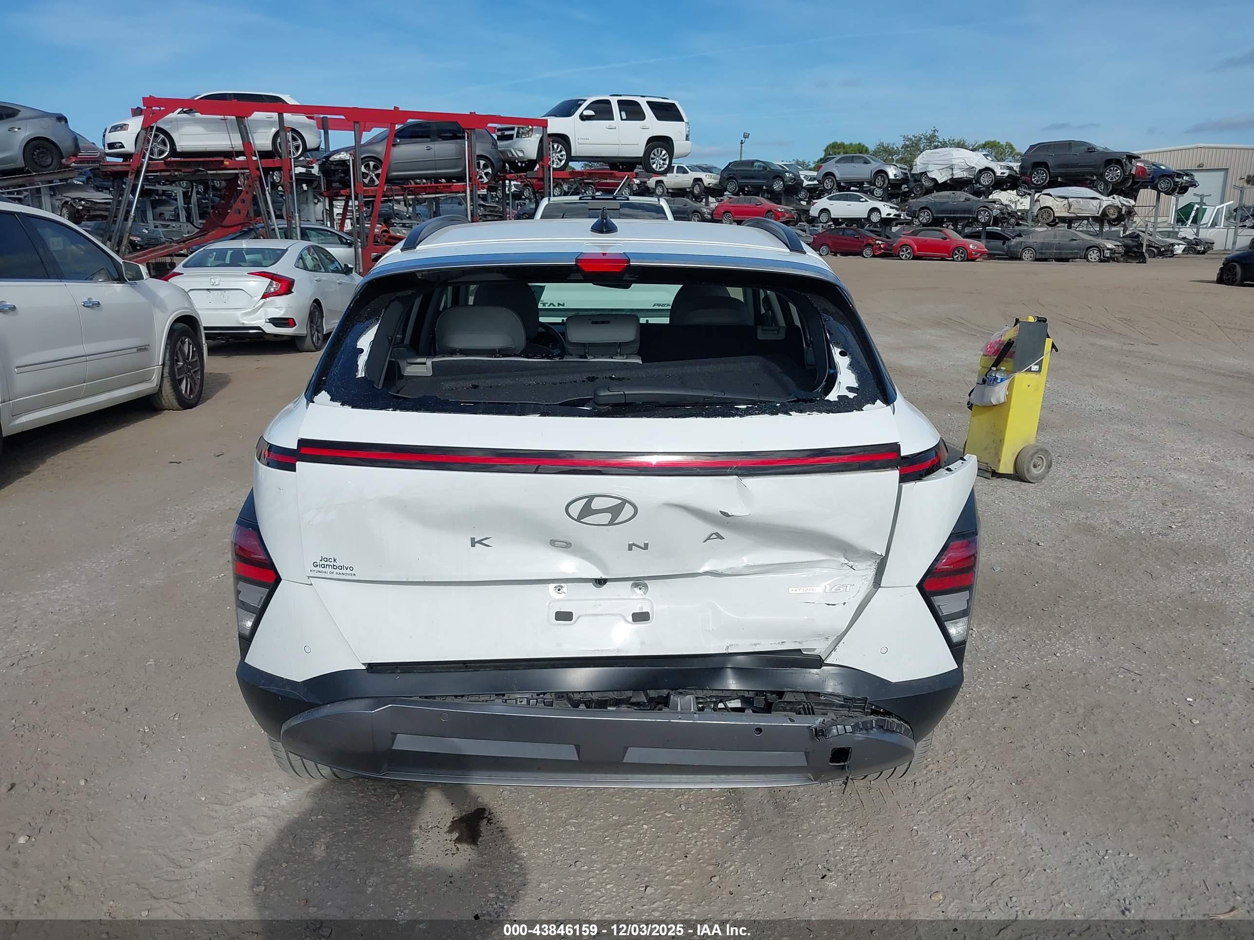 HYUNDAI KONA image 6