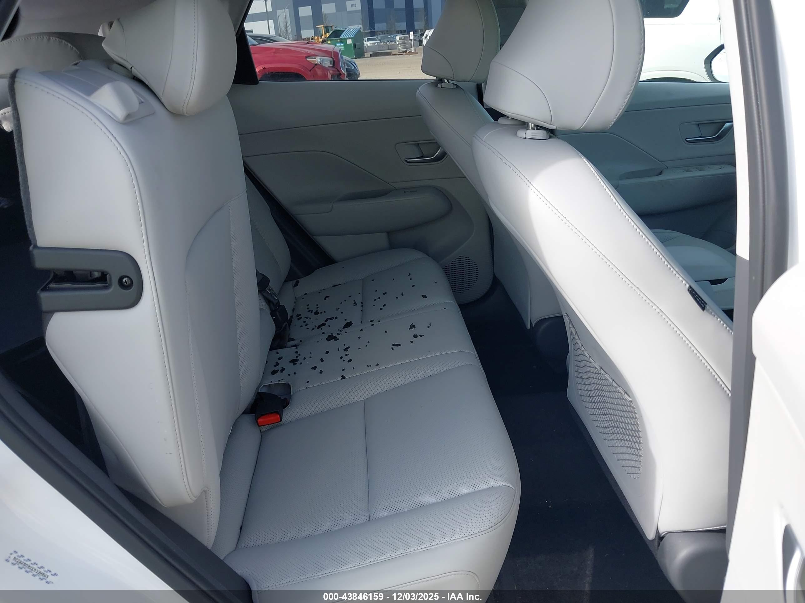 HYUNDAI KONA image 8