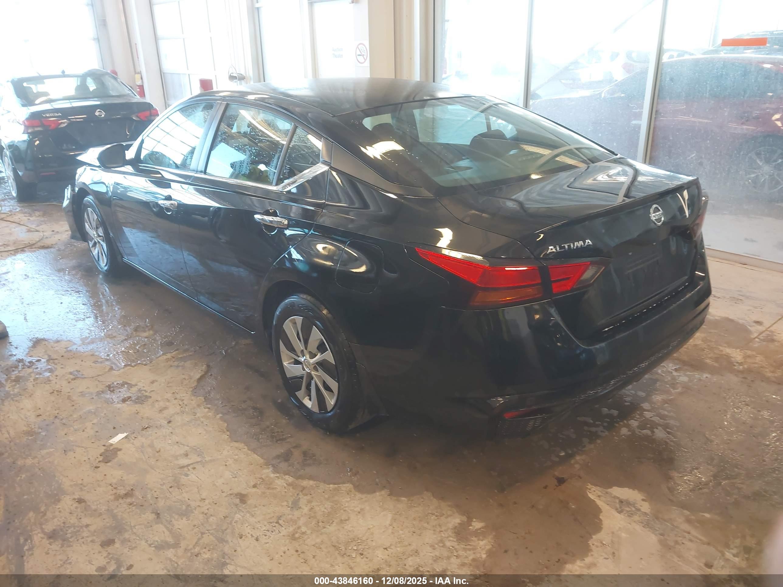 NISSAN ALTIMA image 3
