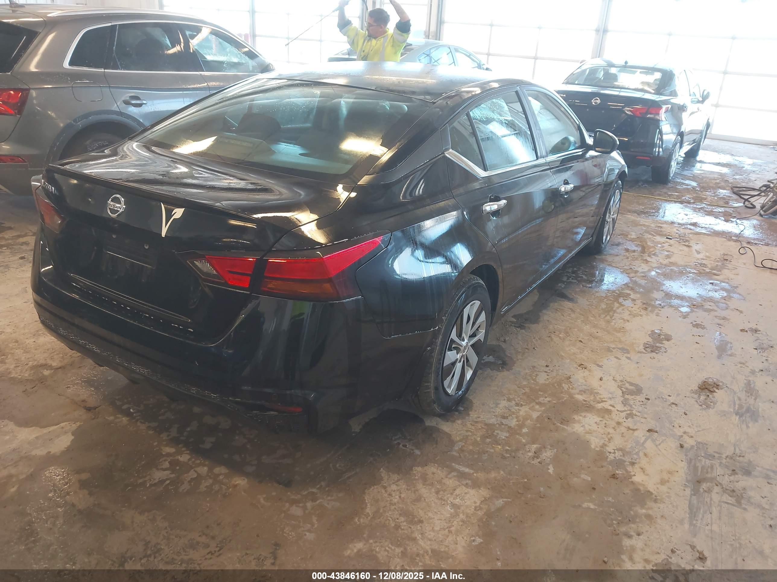 NISSAN ALTIMA image 4