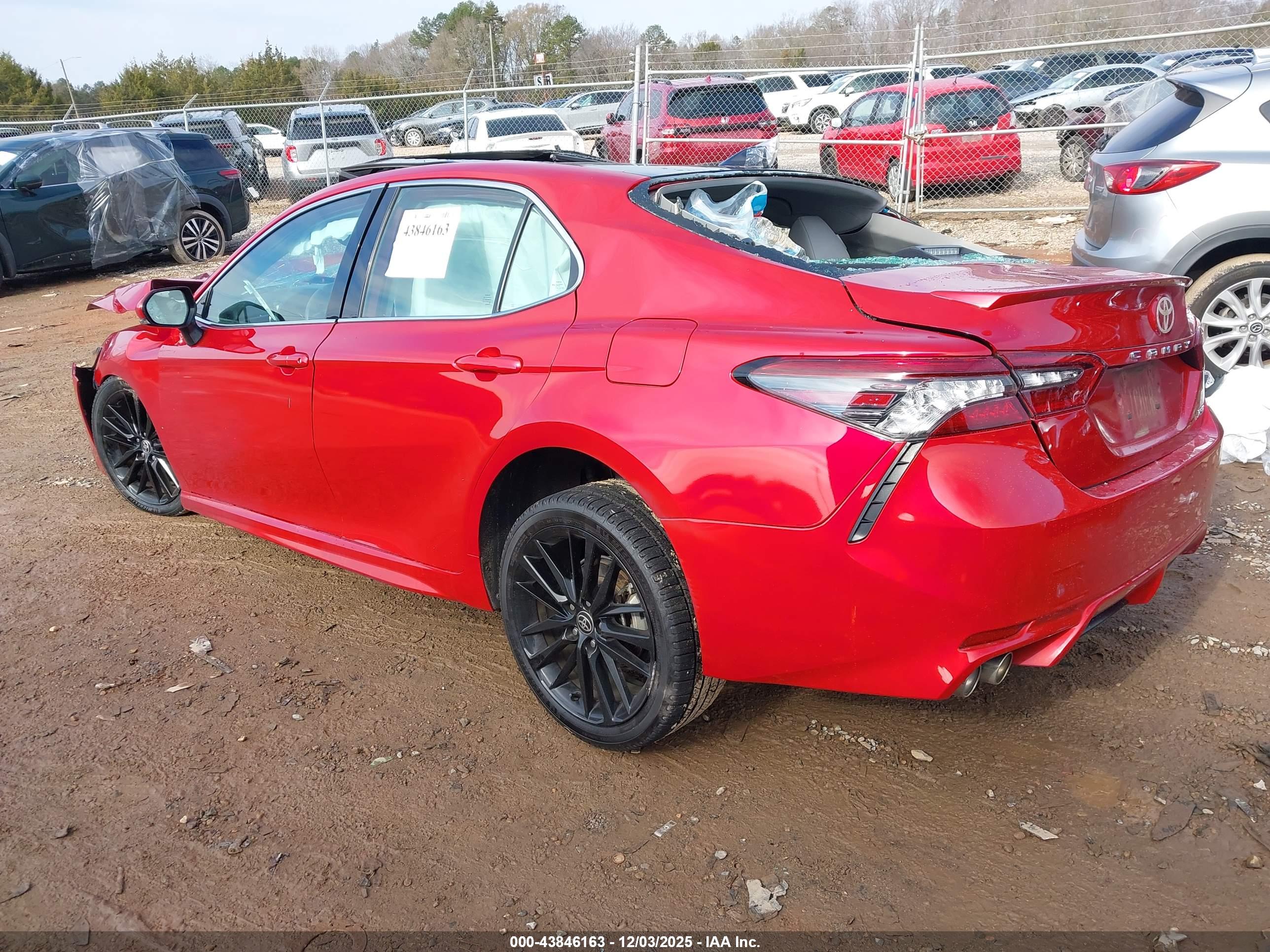 TOYOTA CAMRY image 3