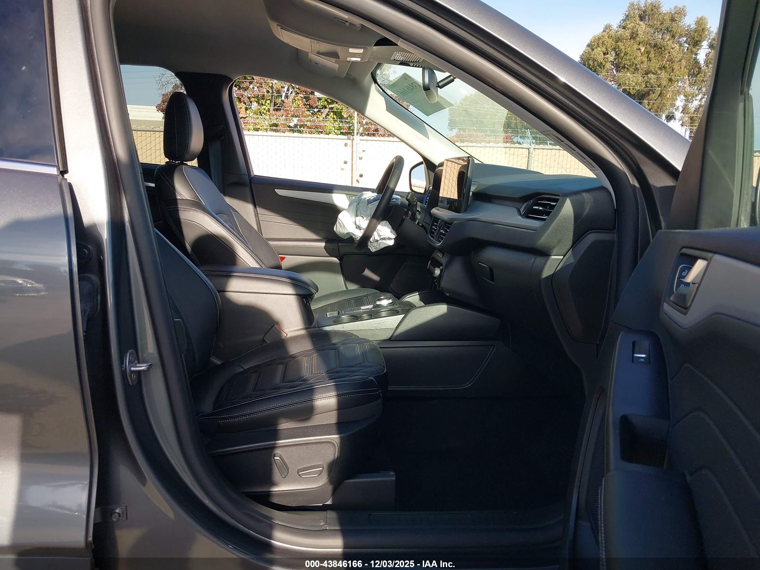 FORD ESCAPE image 5