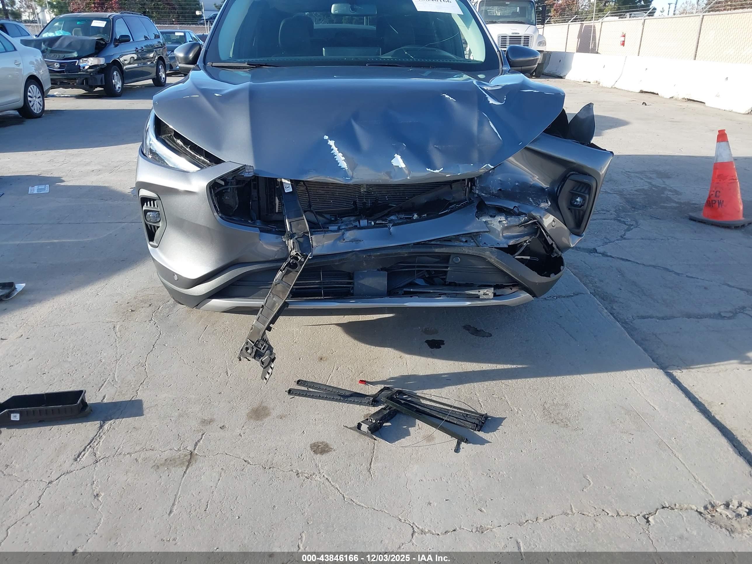 FORD ESCAPE image 6