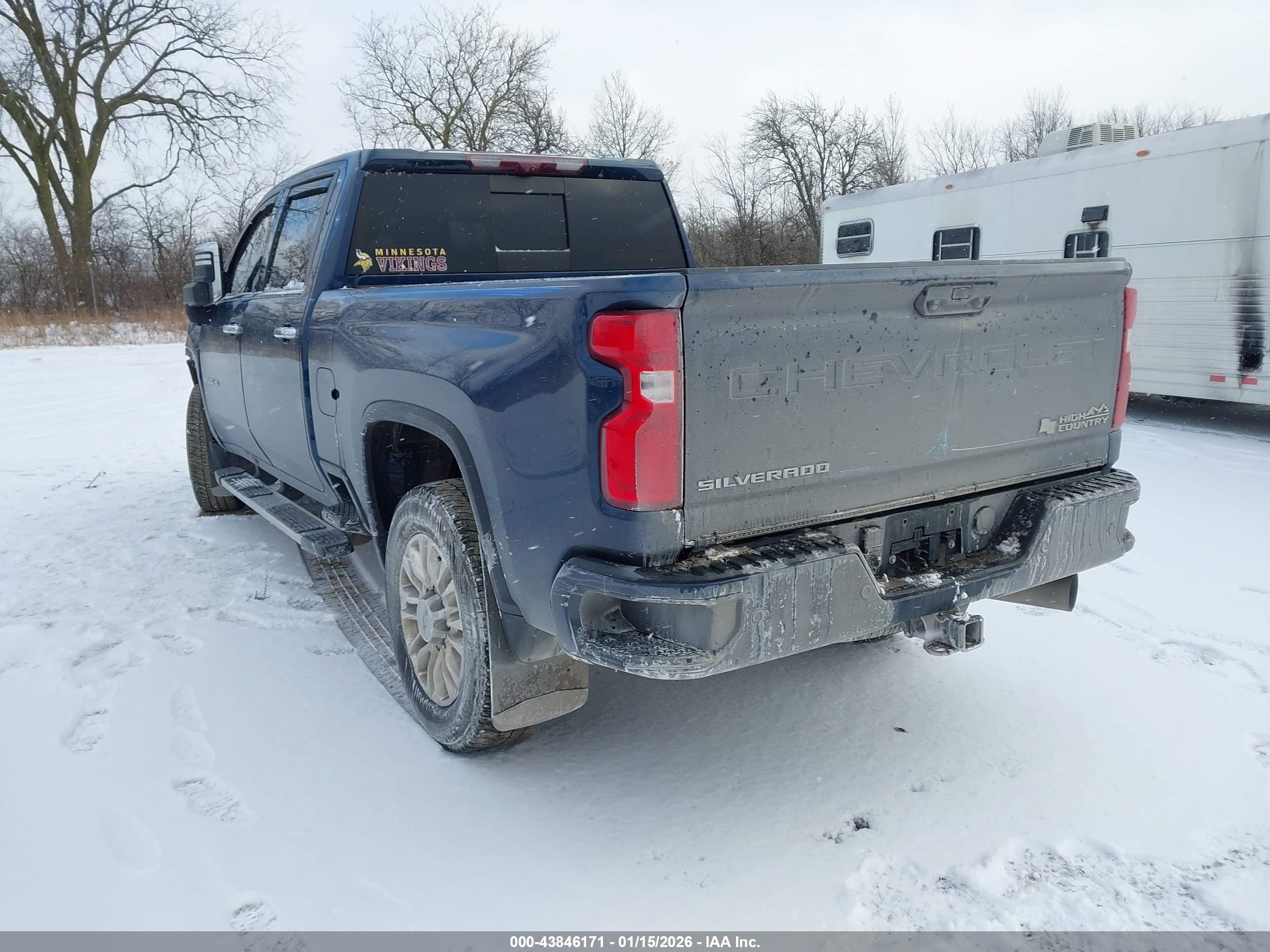 CHEVROLET SILVERADO image 3