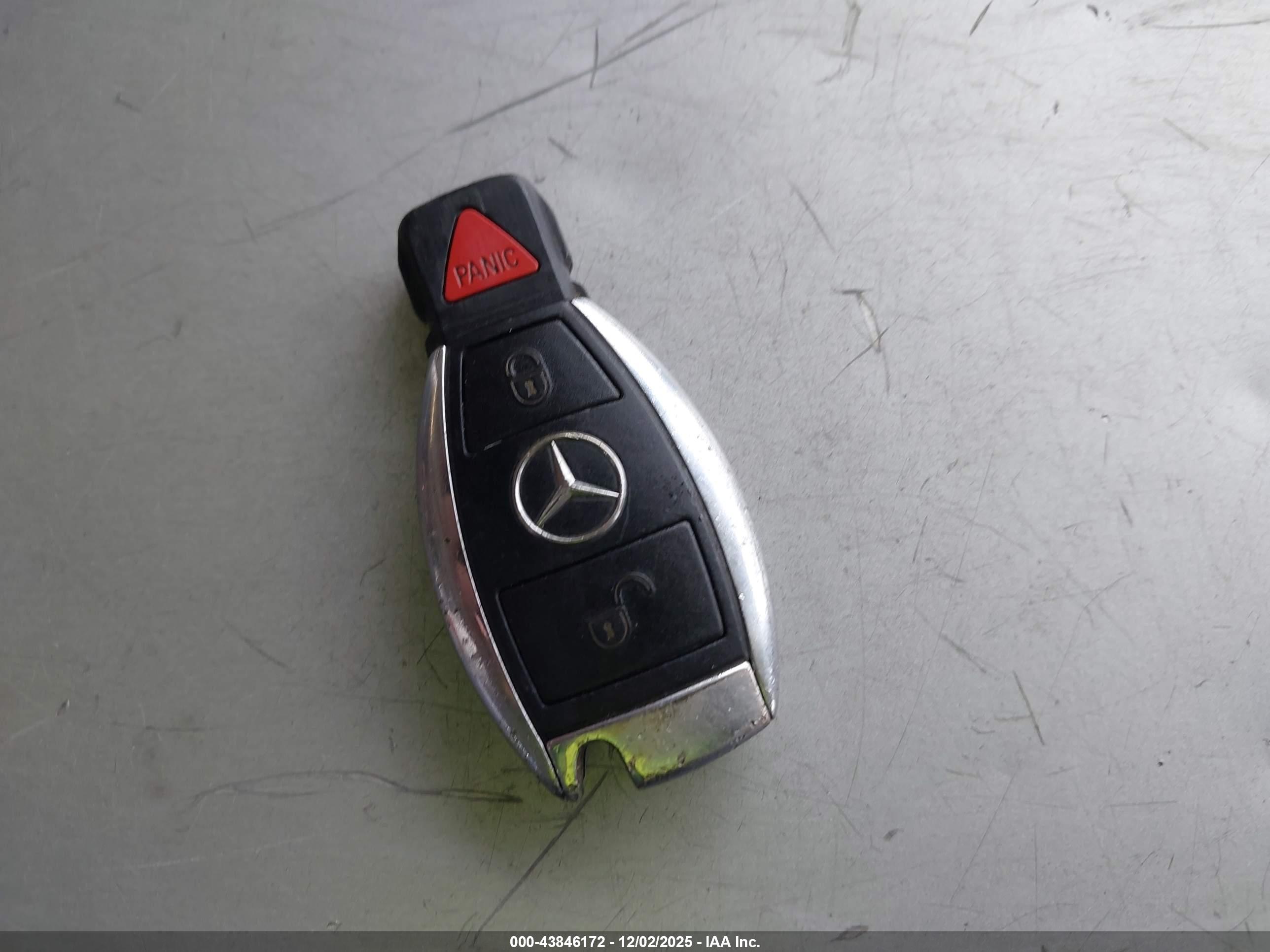 MERCEDES-BENZ GLK image 11