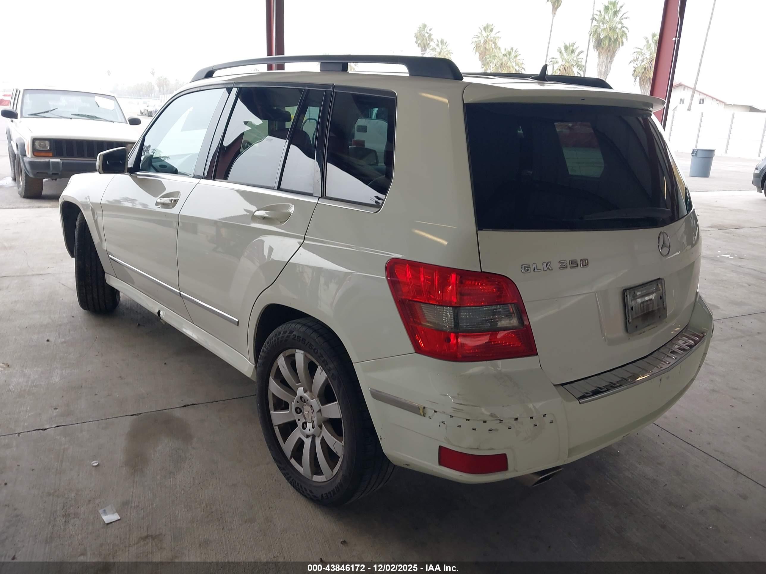 MERCEDES-BENZ GLK image 3