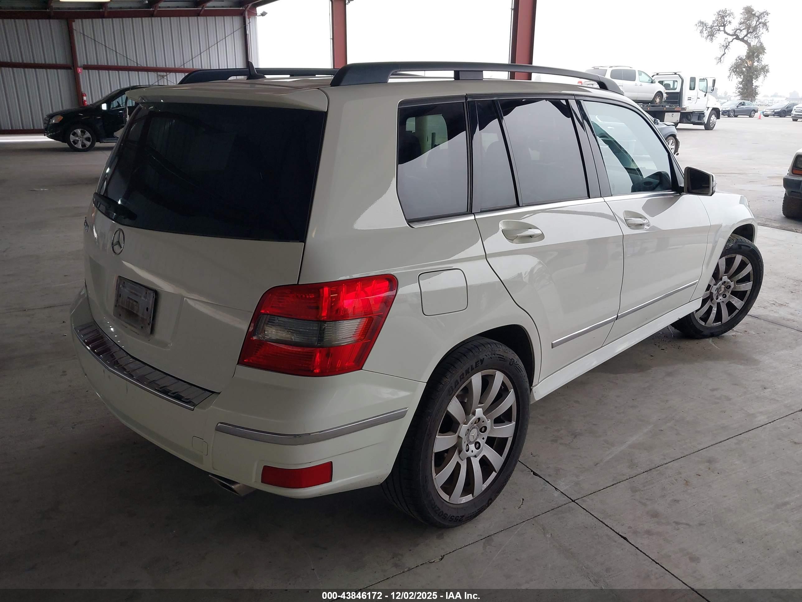 MERCEDES-BENZ GLK image 4