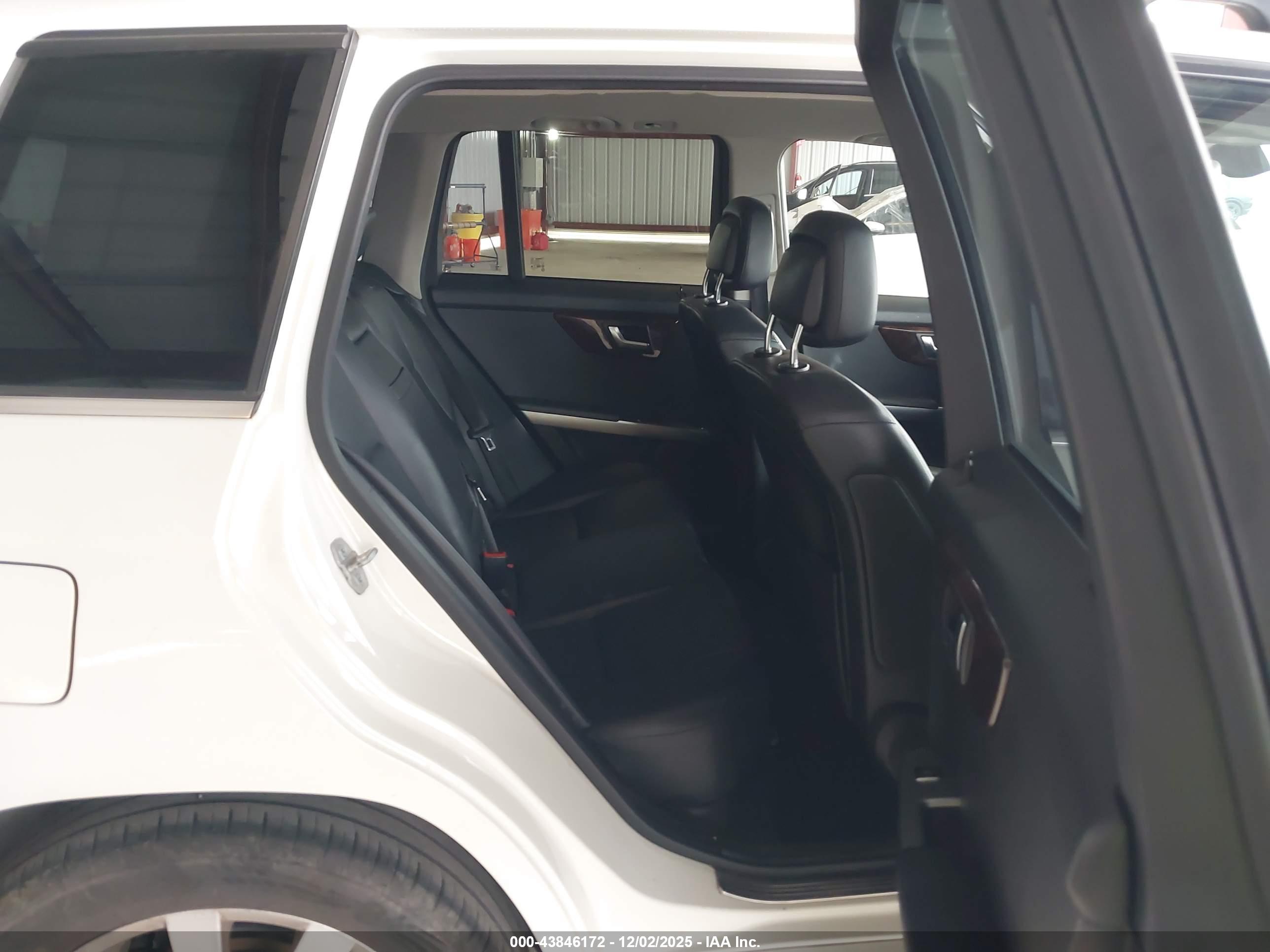 MERCEDES-BENZ GLK image 8