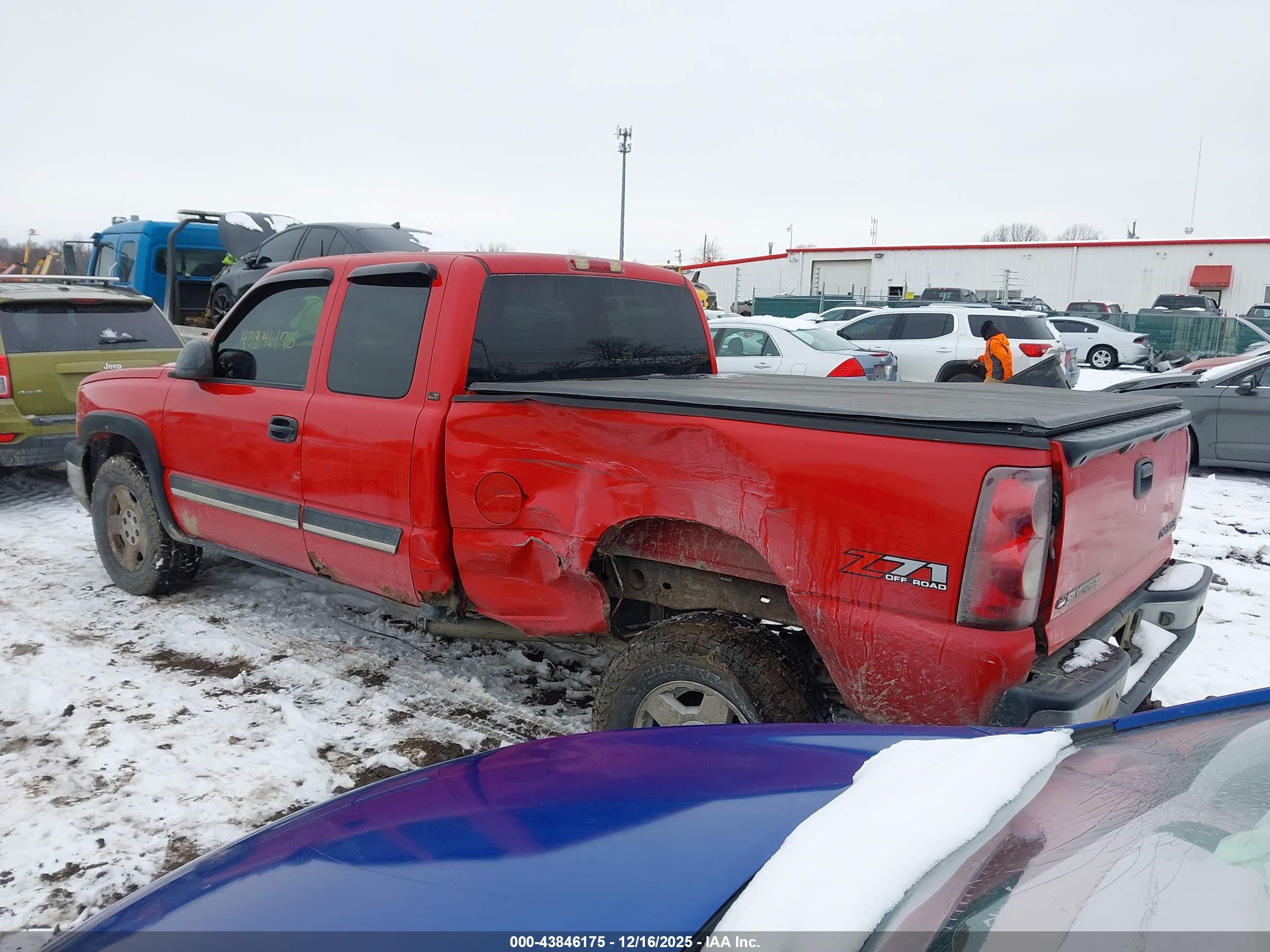 CHEVROLET SILVERADO image 3