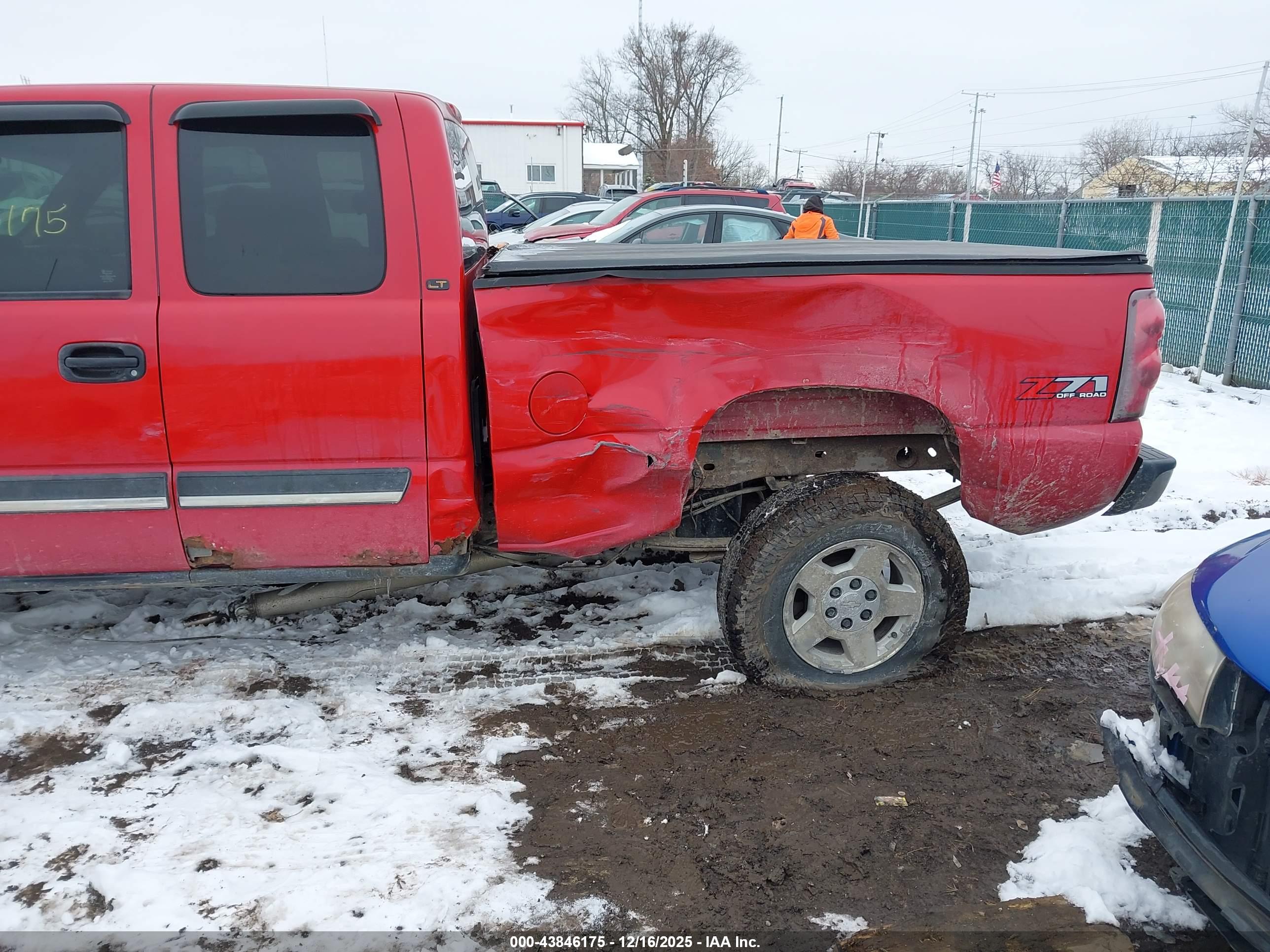 CHEVROLET SILVERADO image 6