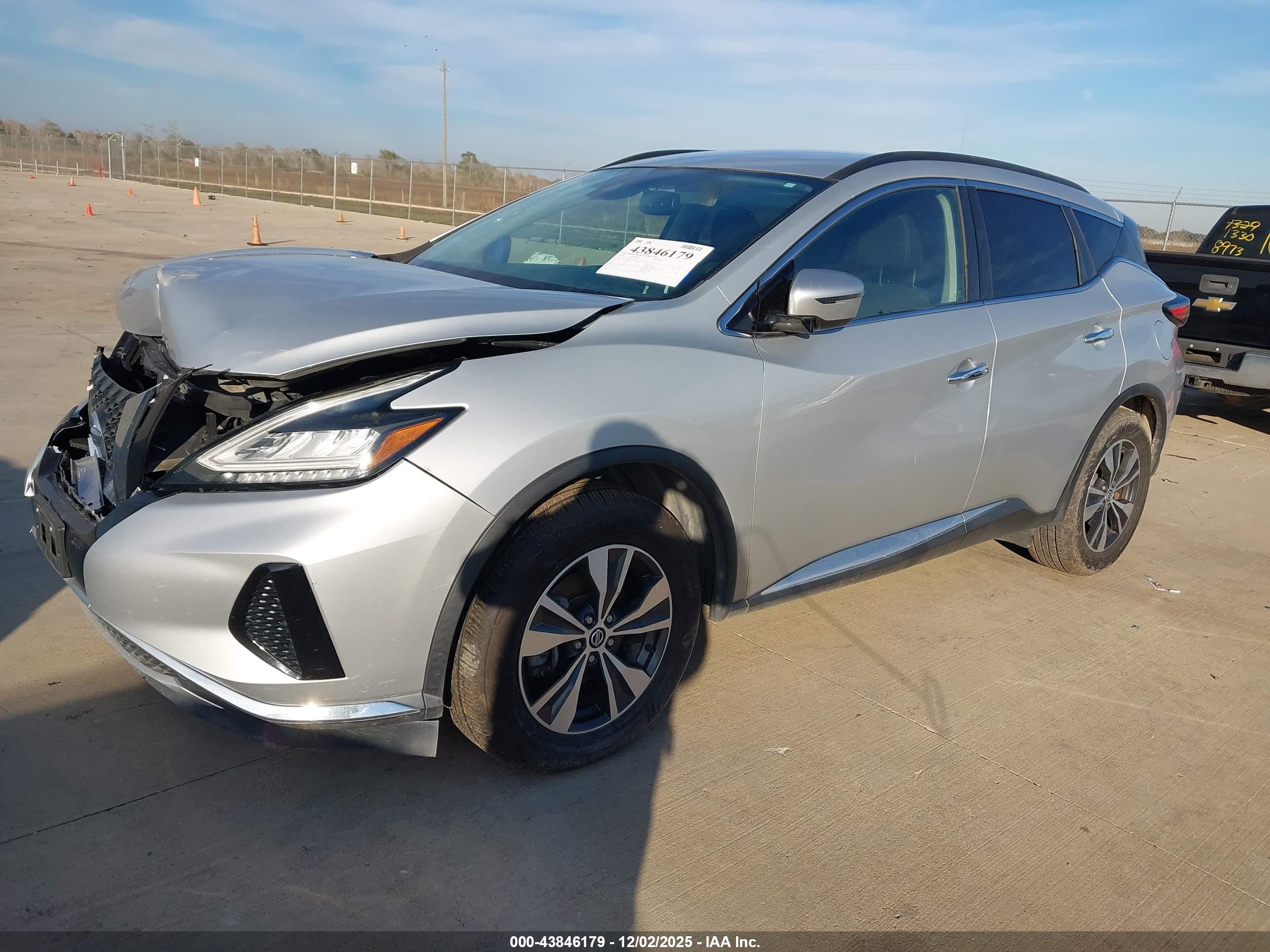NISSAN MURANO image 2