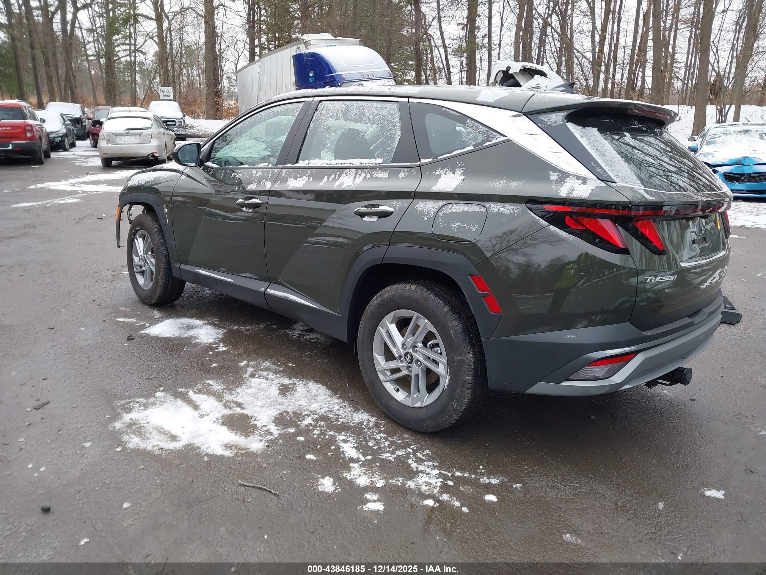 HYUNDAI TUCSON image 3
