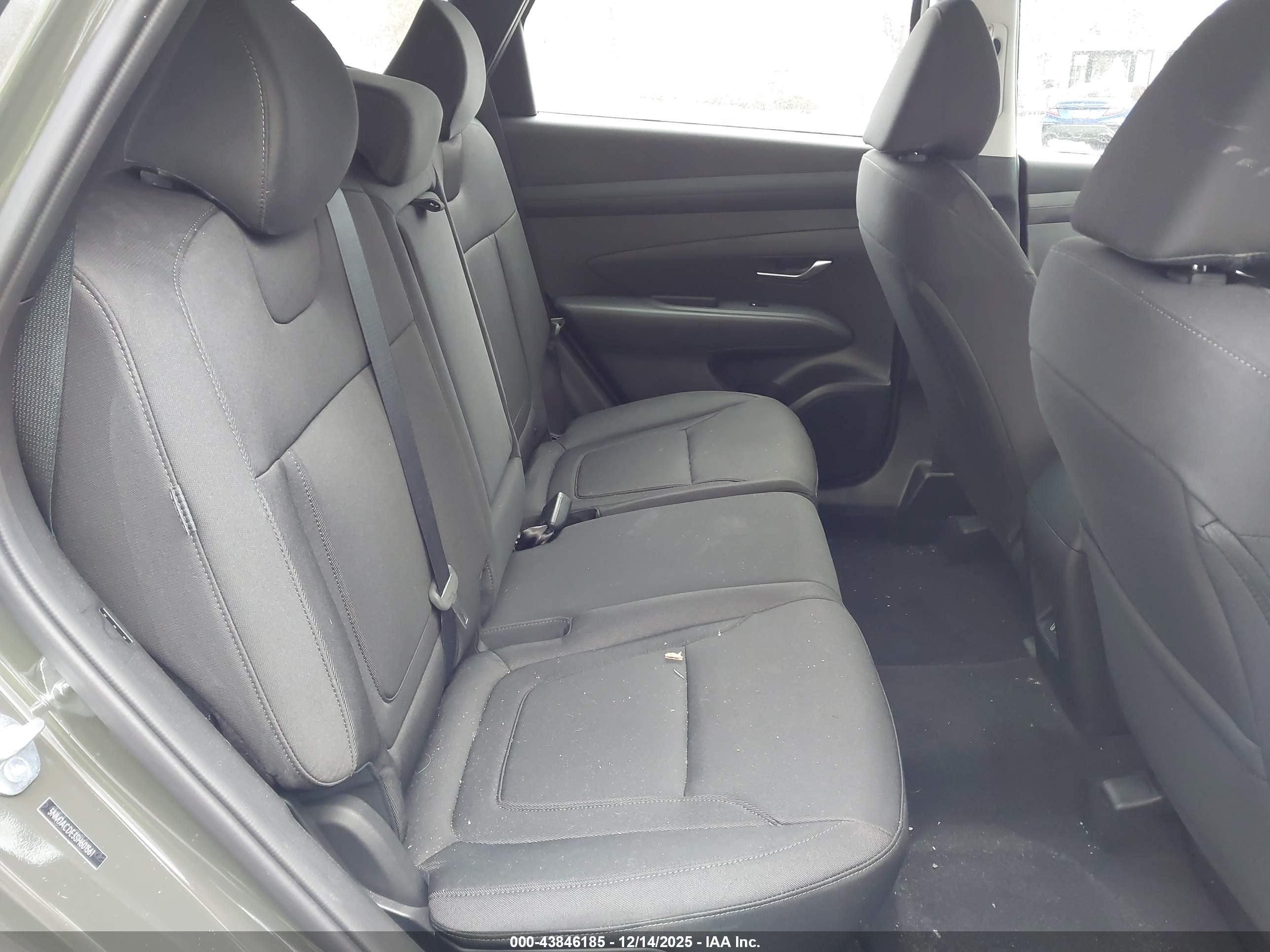 HYUNDAI TUCSON image 8