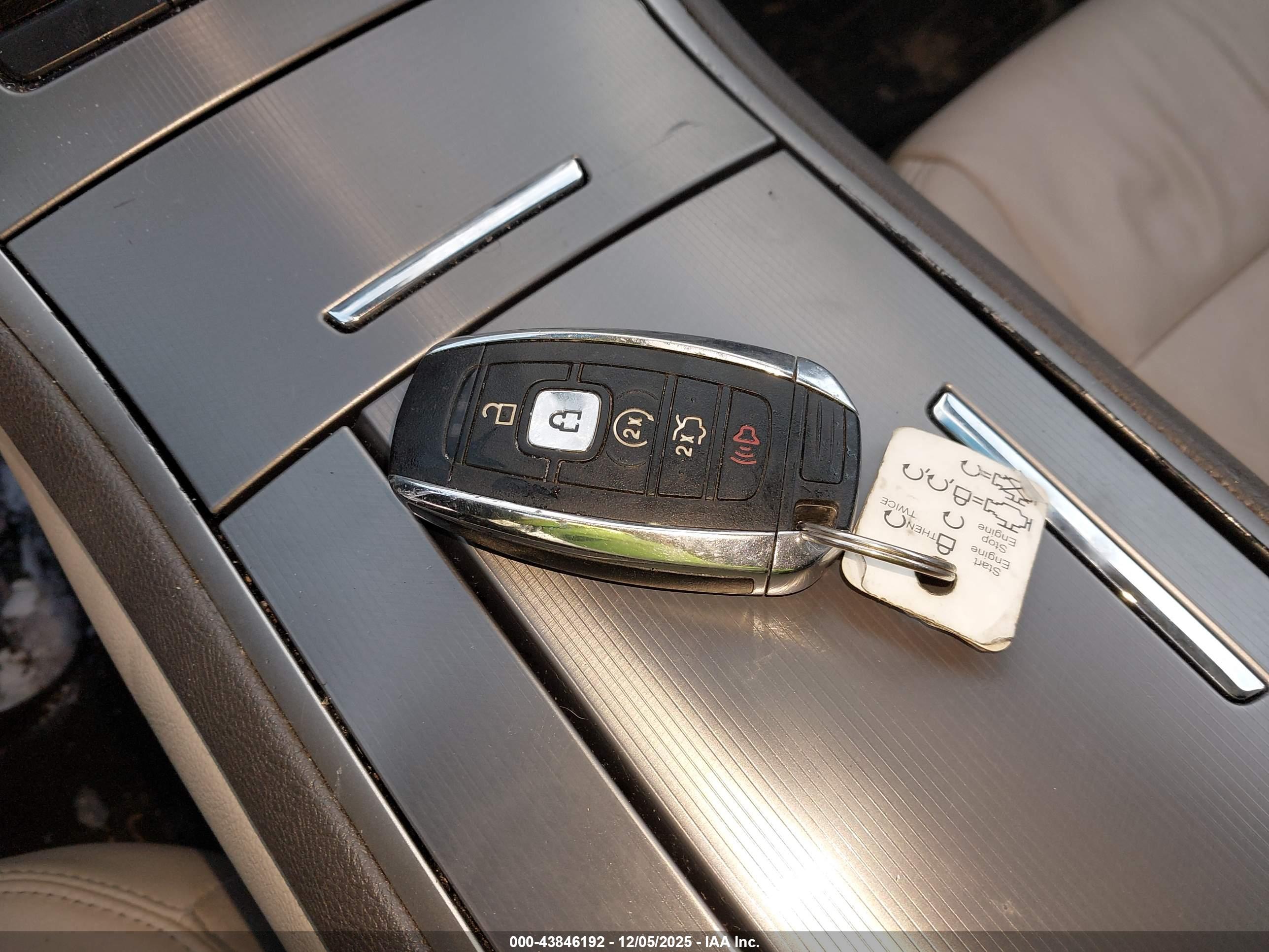 LINCOLN MKZ image 11