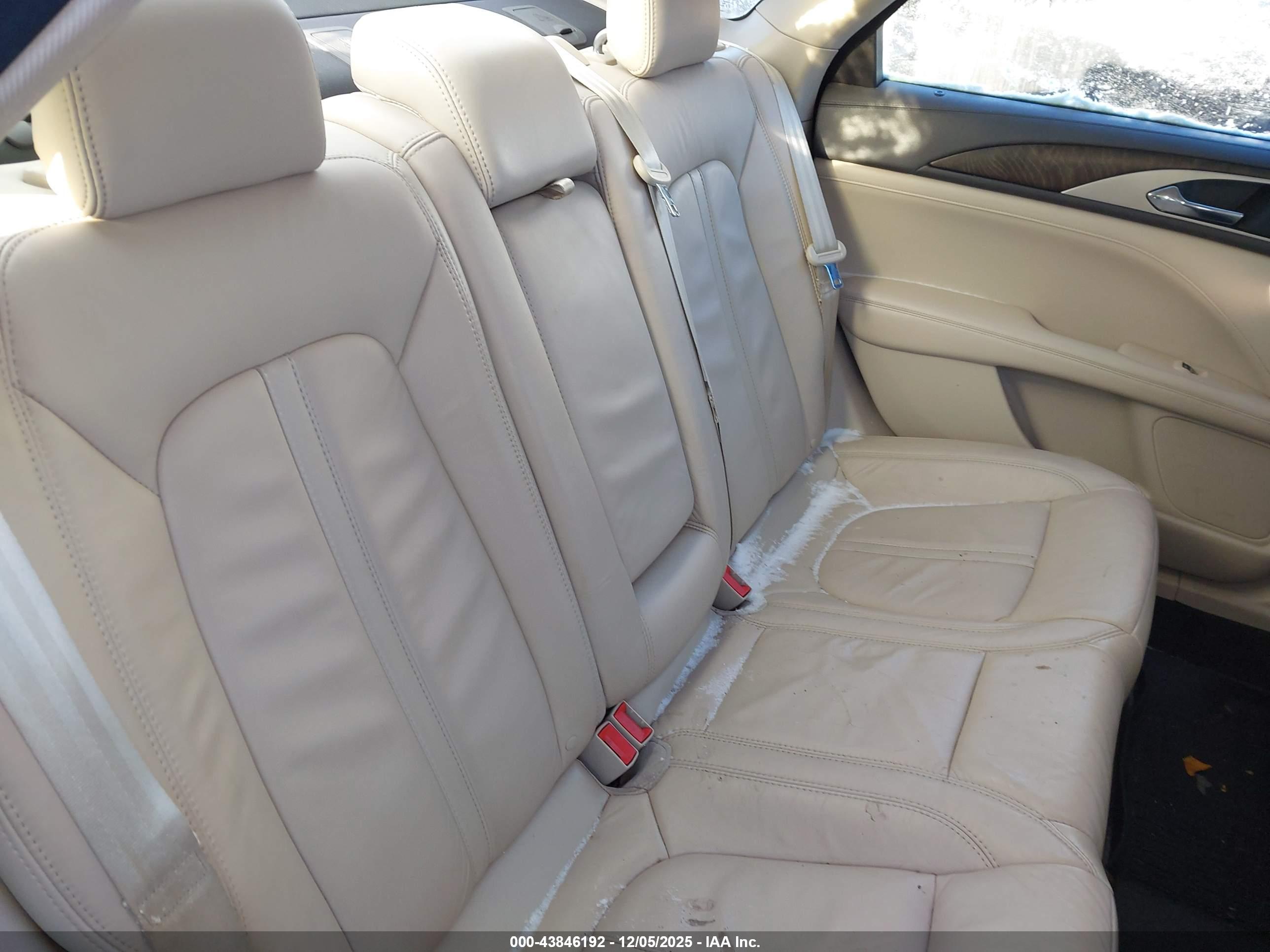 LINCOLN MKZ image 8