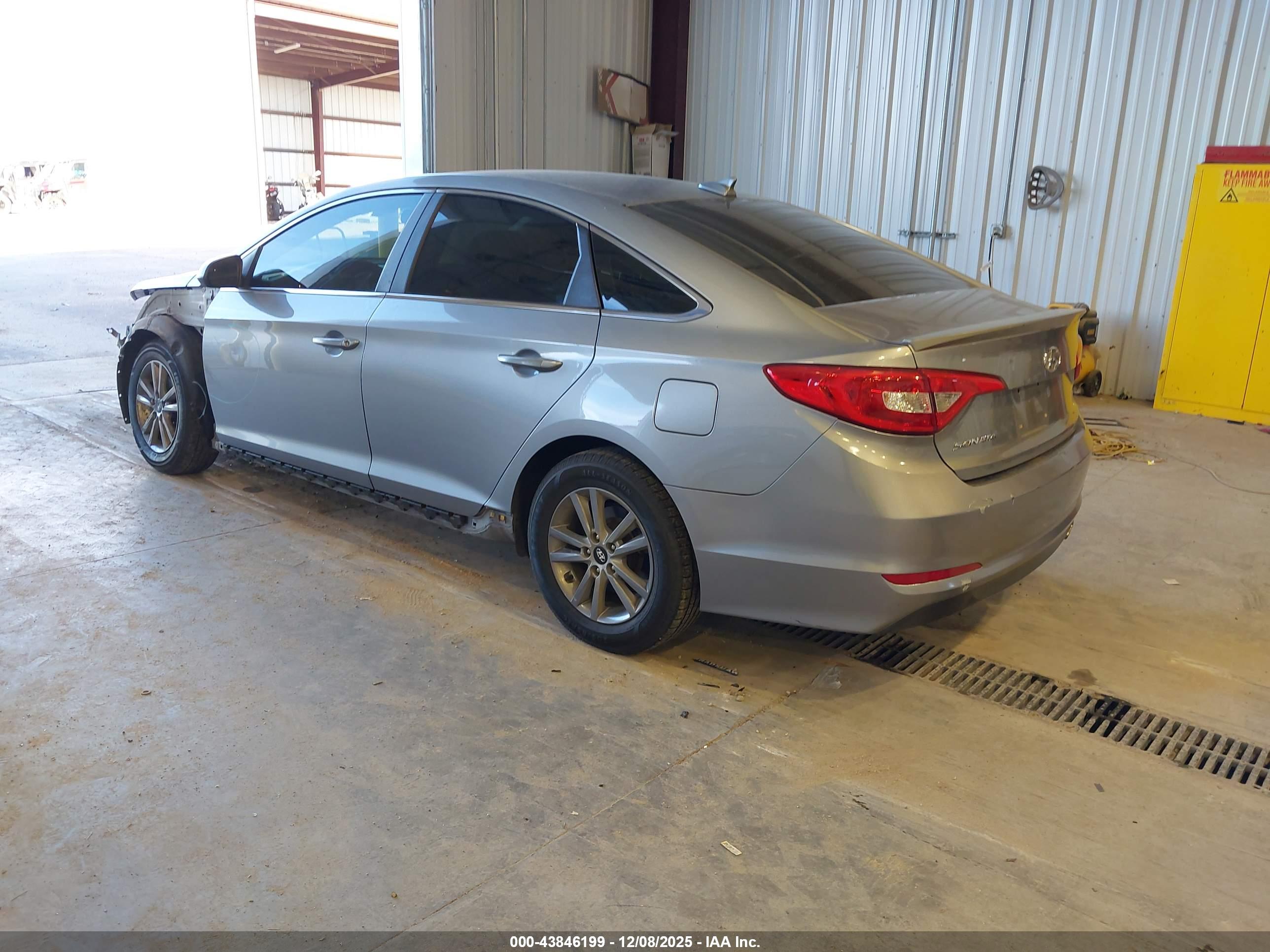 HYUNDAI SONATA image 3