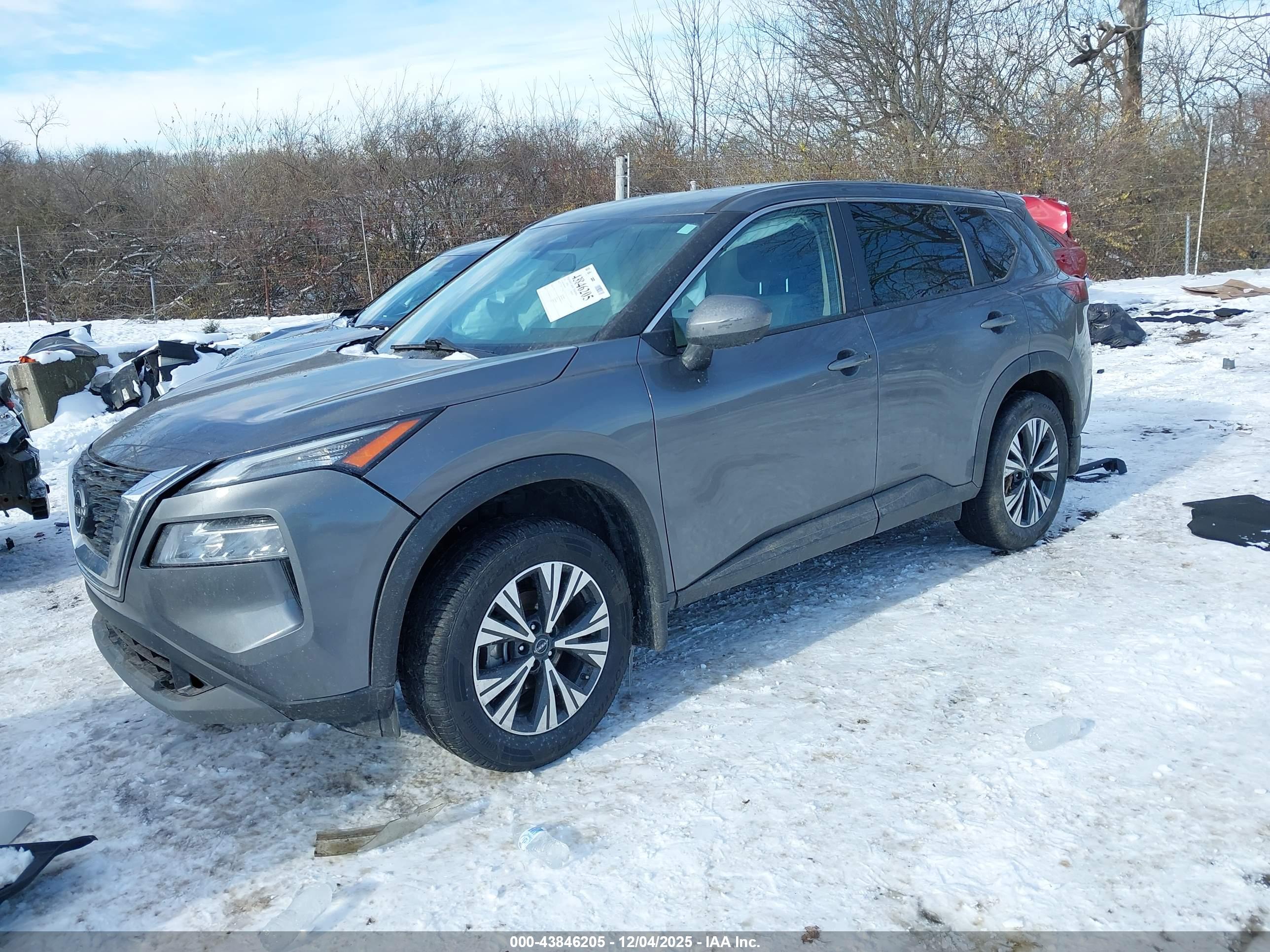 NISSAN ROGUE image 2
