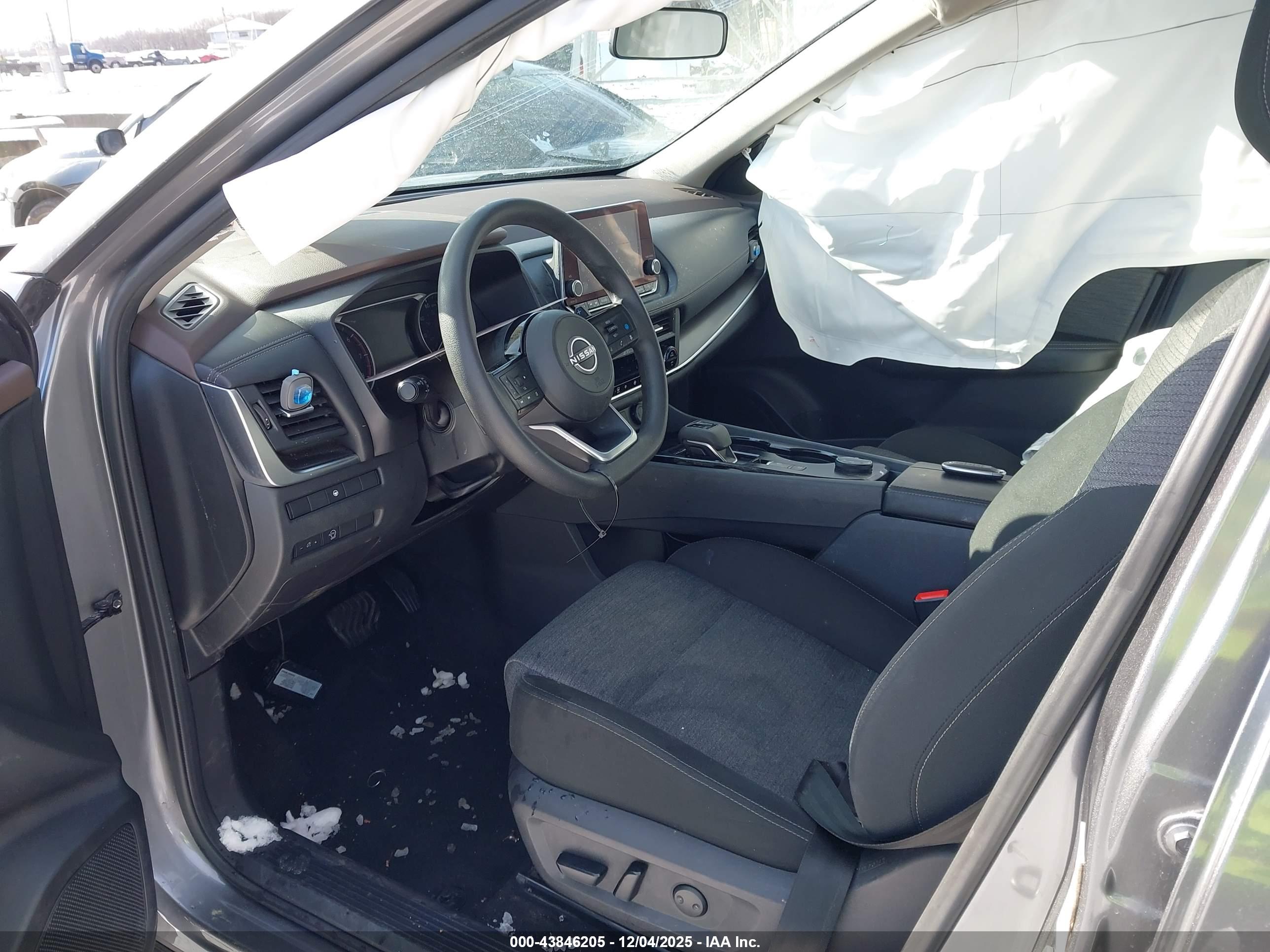 NISSAN ROGUE image 5