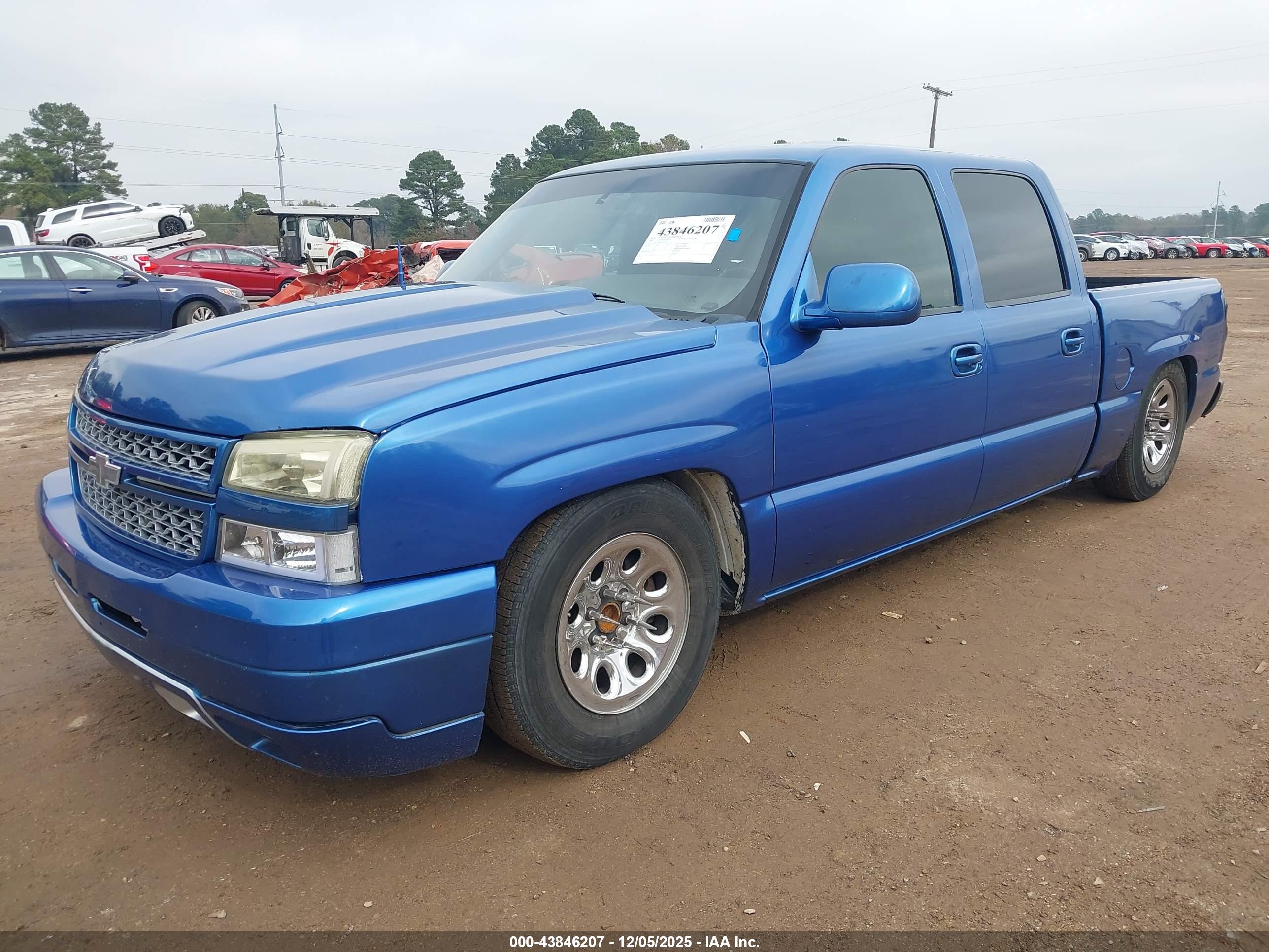 CHEVROLET SILVERADO image 2