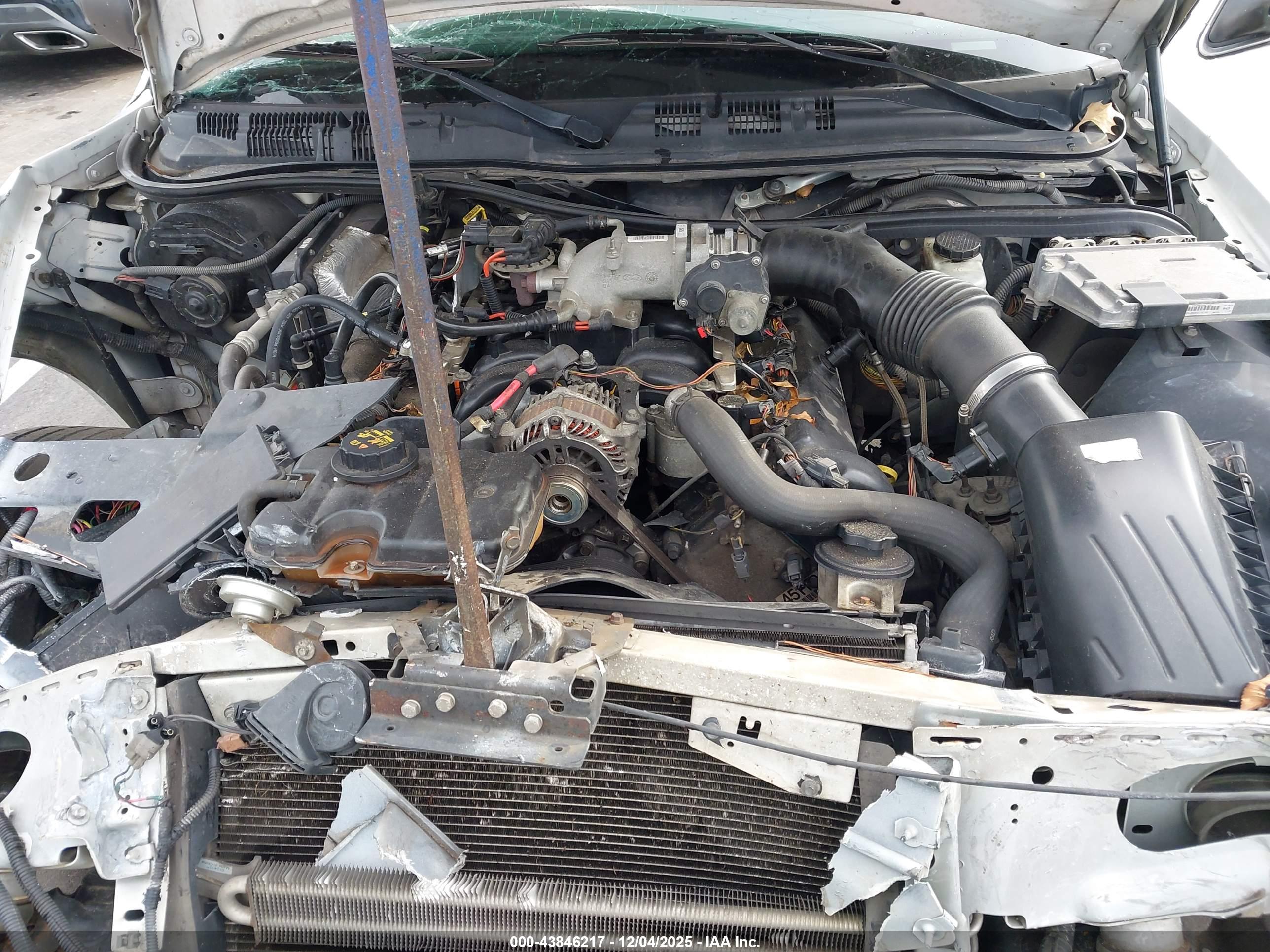 FORD CROWN image 10