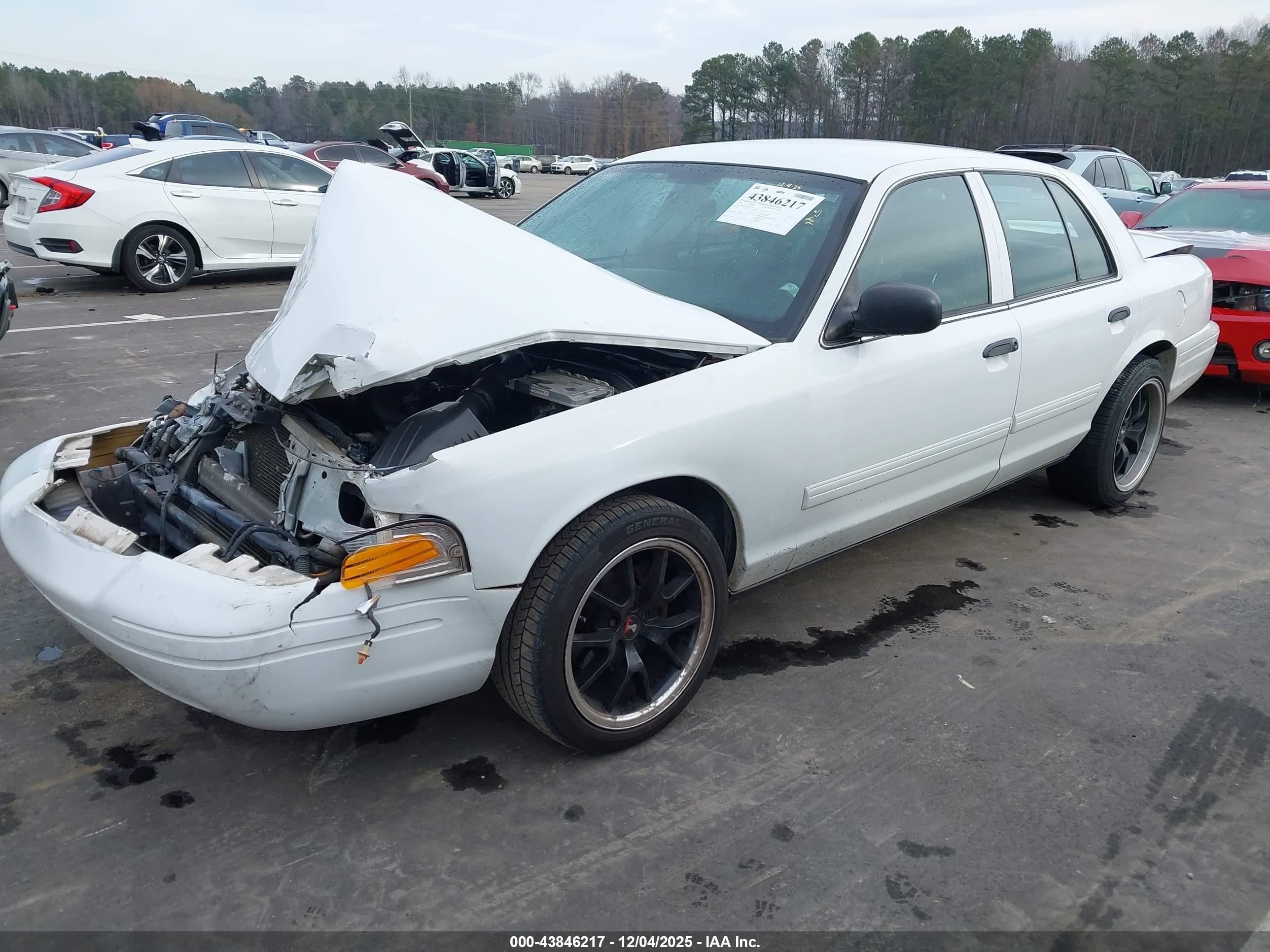 FORD CROWN image 2
