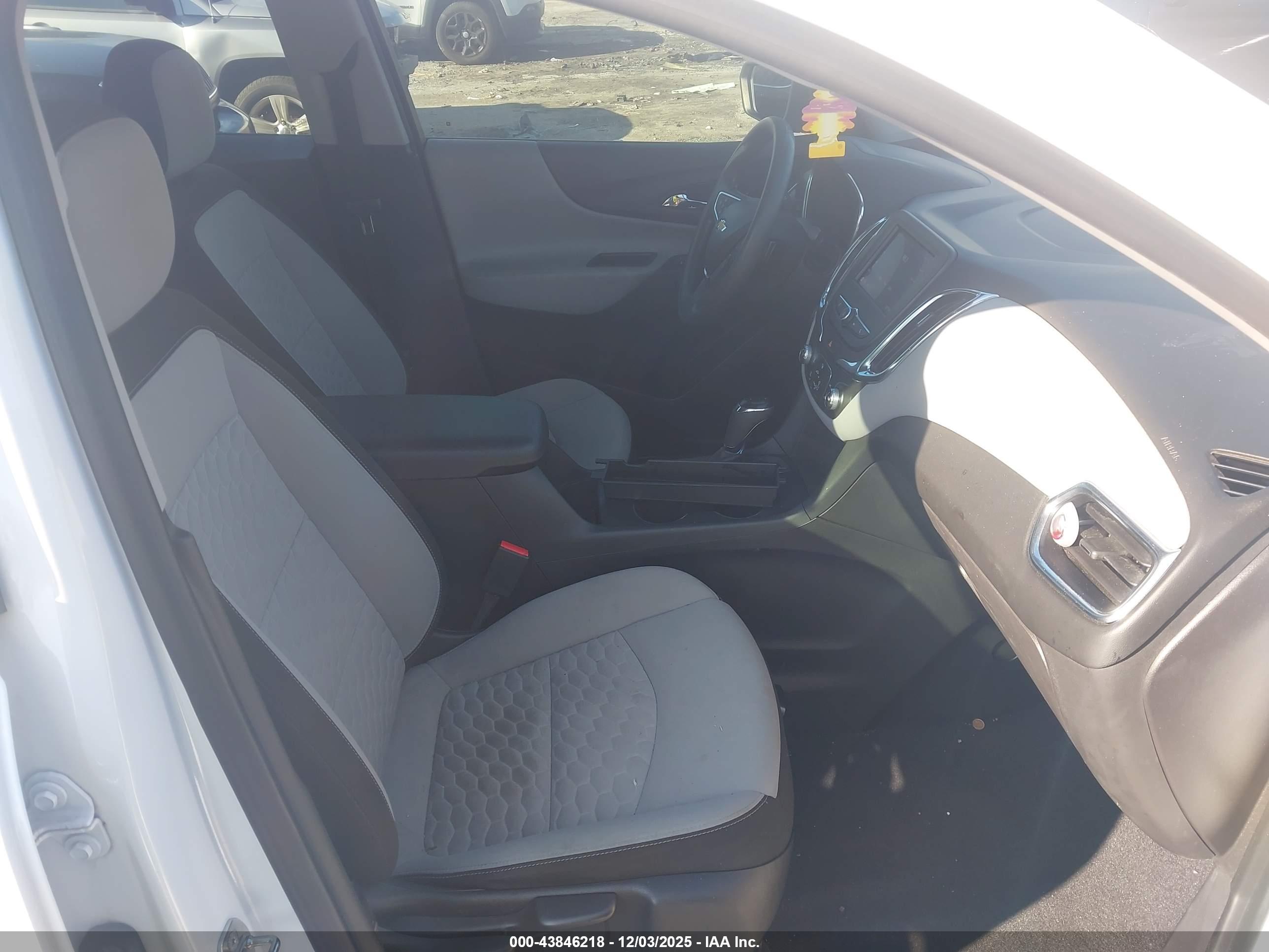 CHEVROLET EQUINOX image 5
