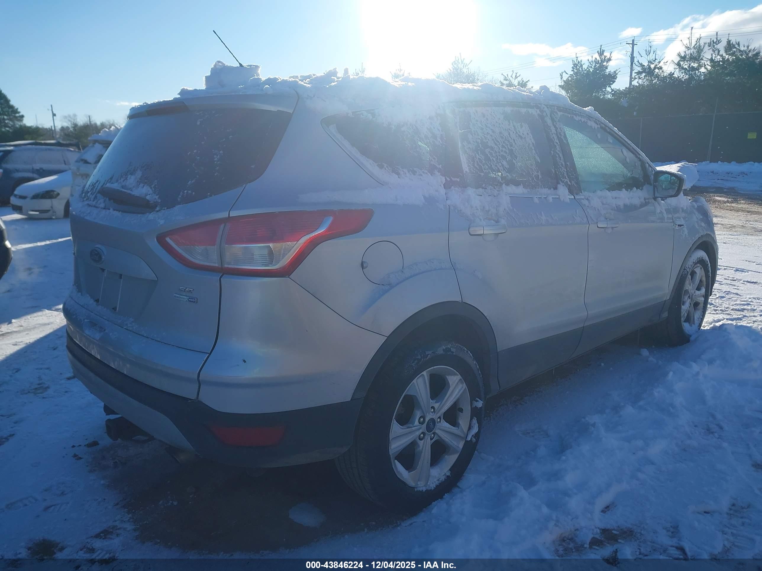 FORD ESCAPE image 4