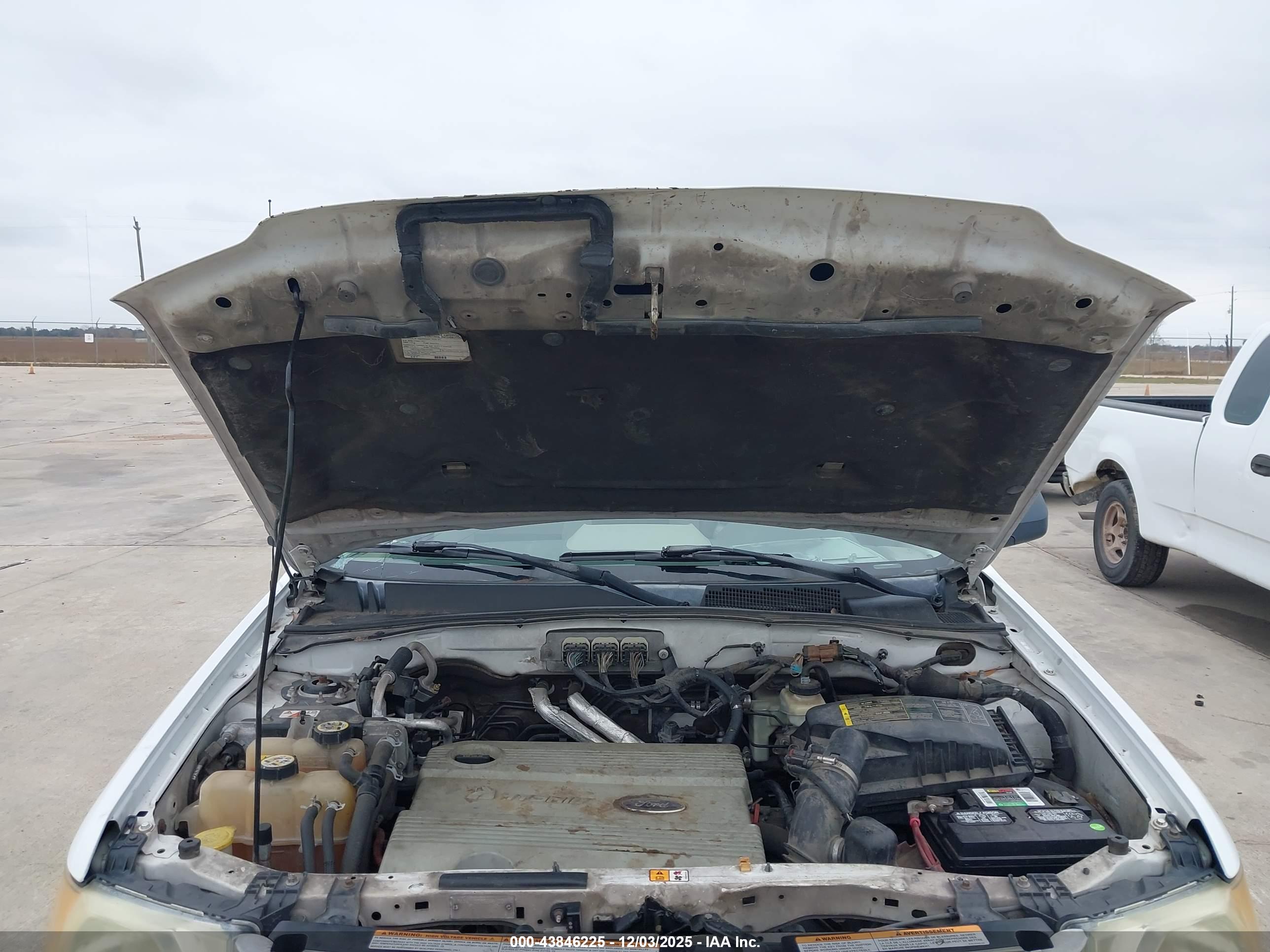 FORD ESCAPE image 10