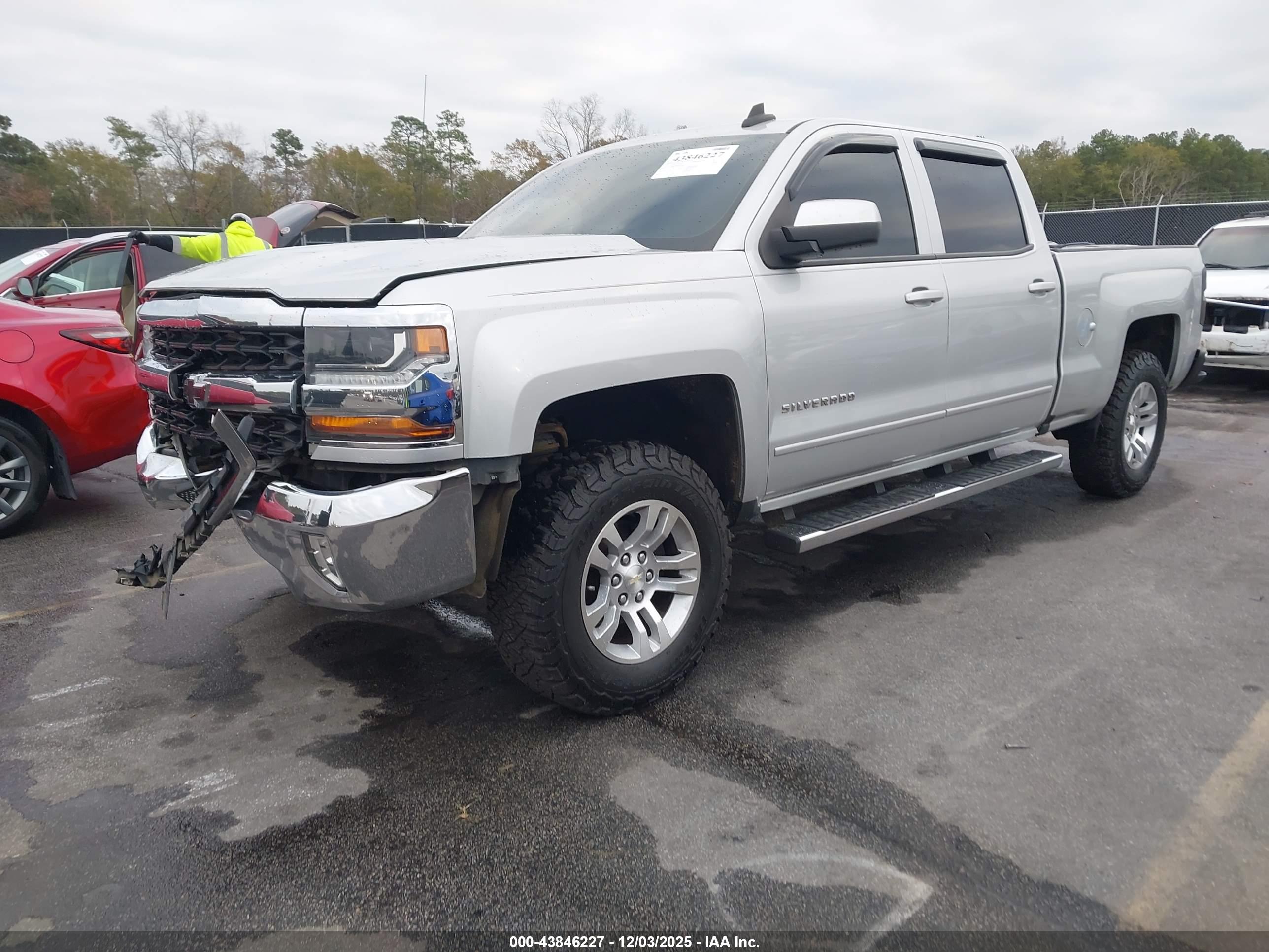 CHEVROLET SILVERADO image 2