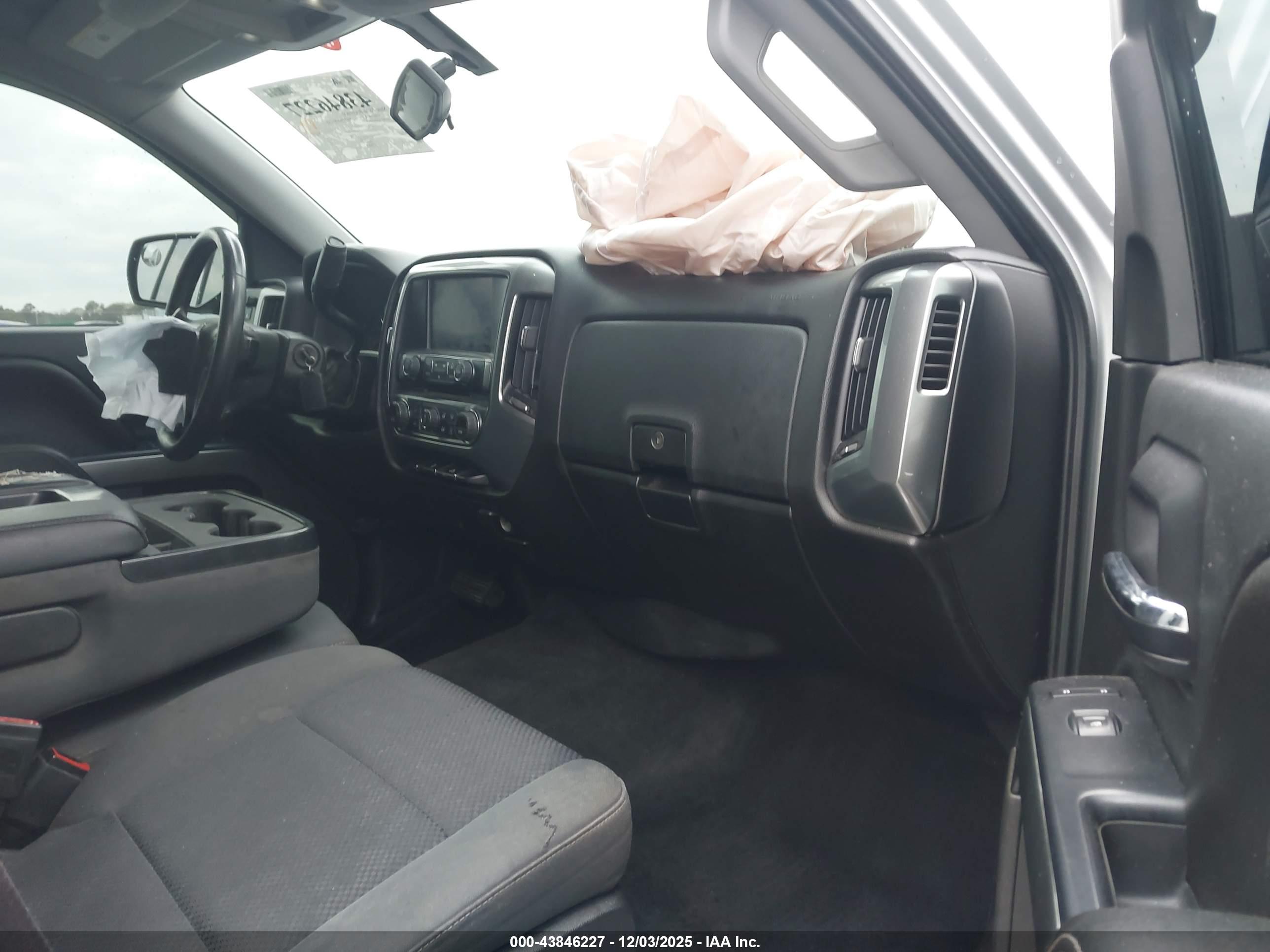 CHEVROLET SILVERADO image 5