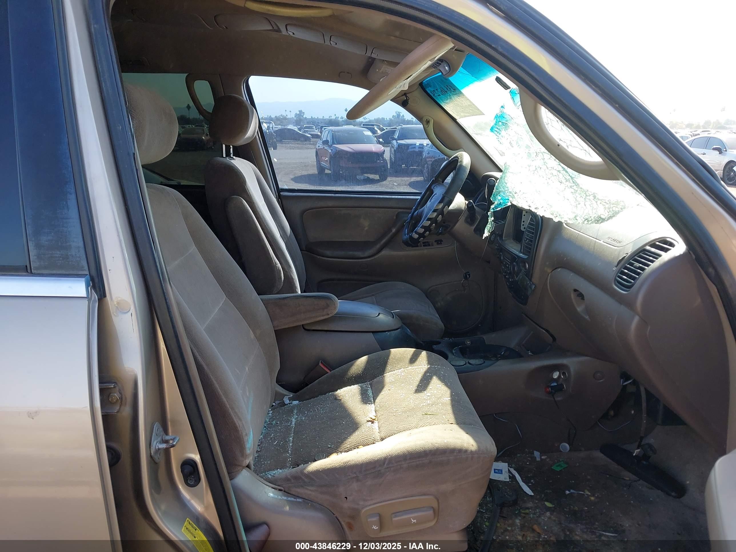 TOYOTA SEQUOIA image 5