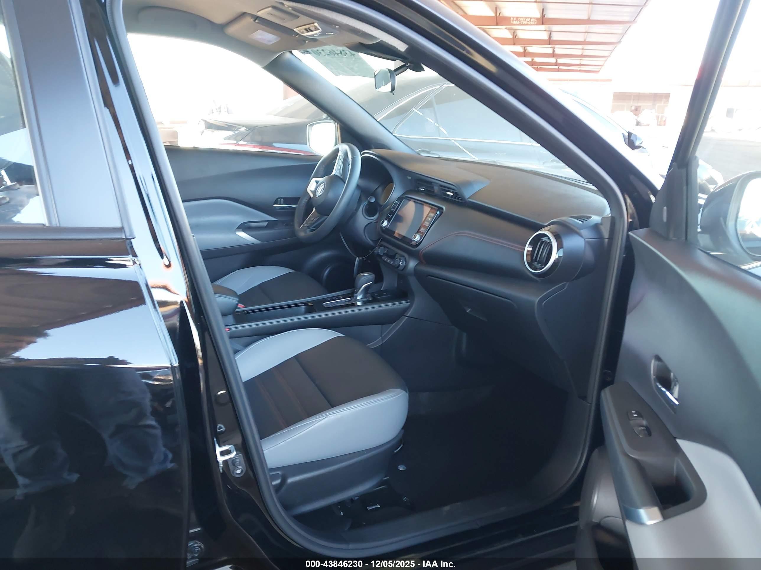 NISSAN KICKS image 5