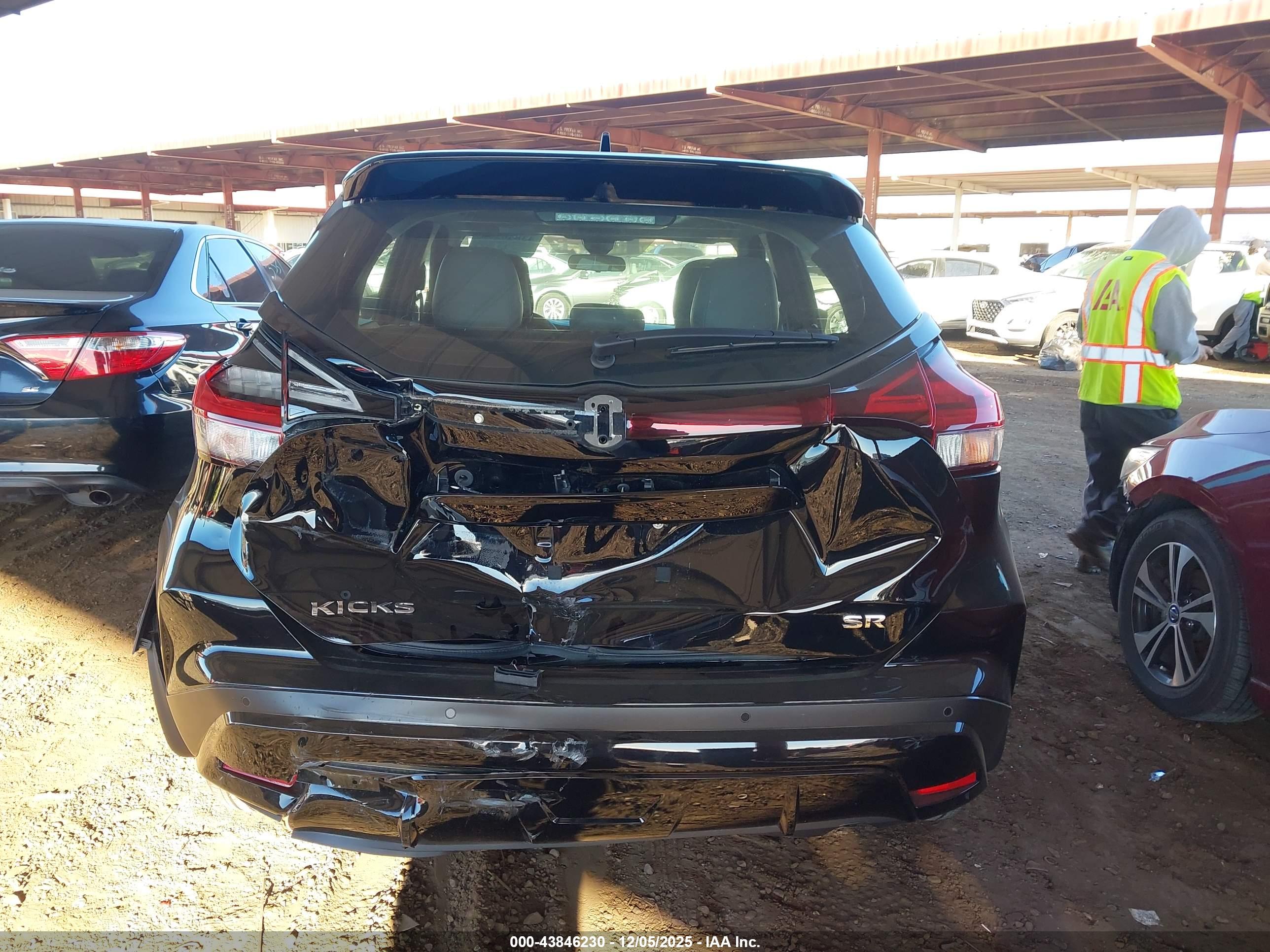 NISSAN KICKS image 6