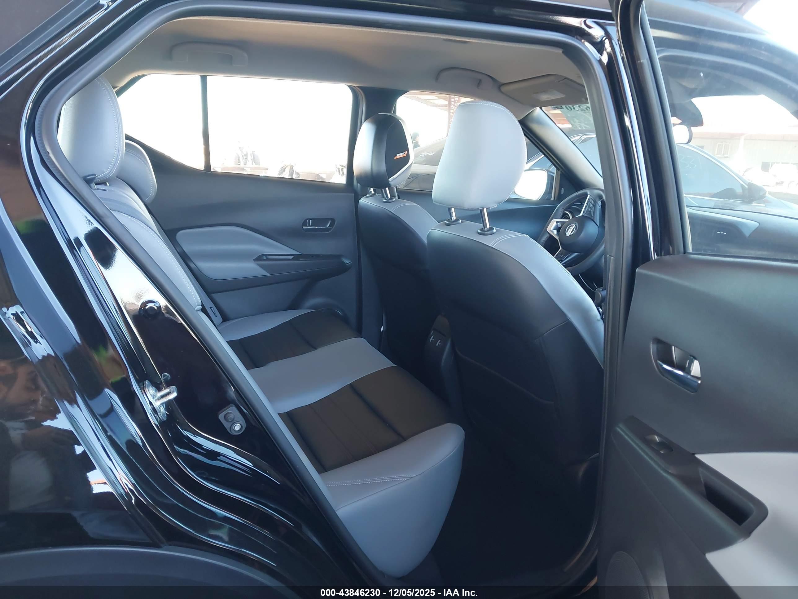 NISSAN KICKS image 8