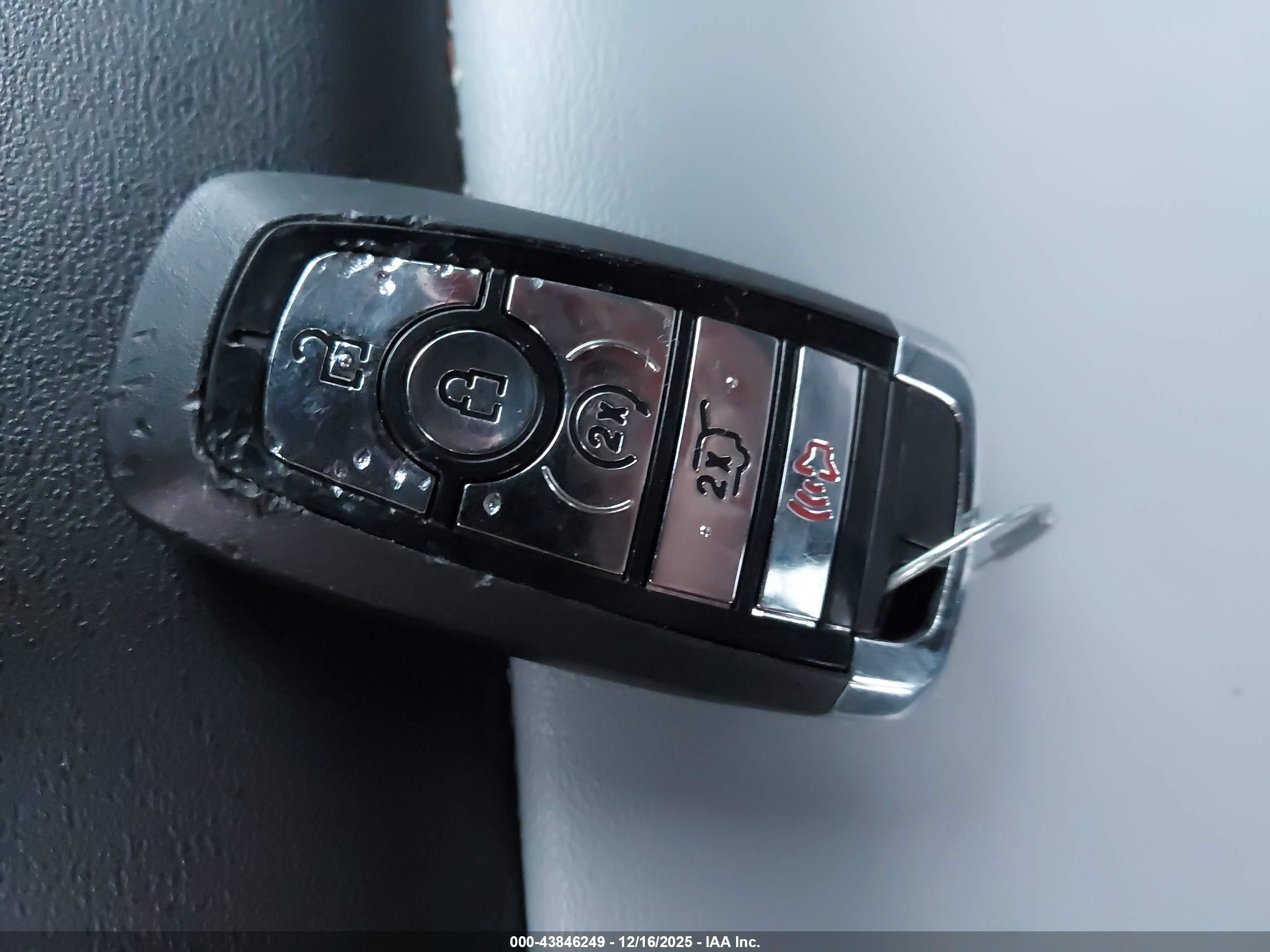 FORD EXPLORER image 11