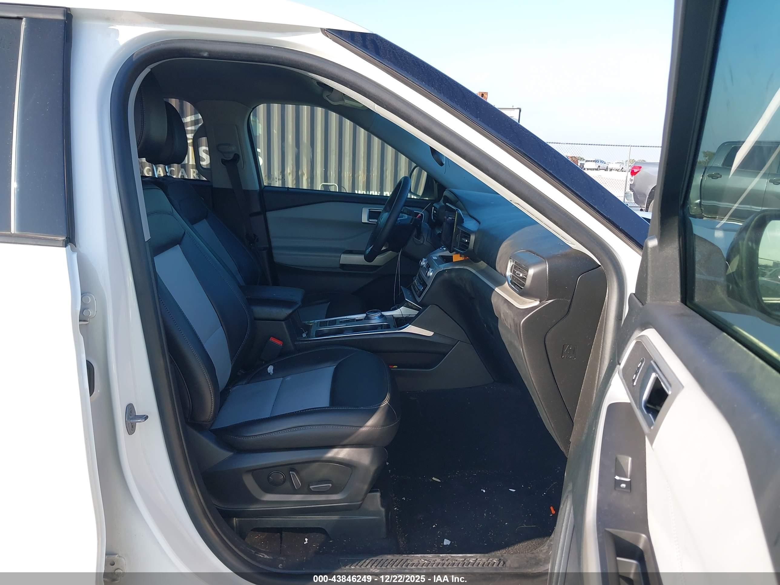 FORD EXPLORER image 5