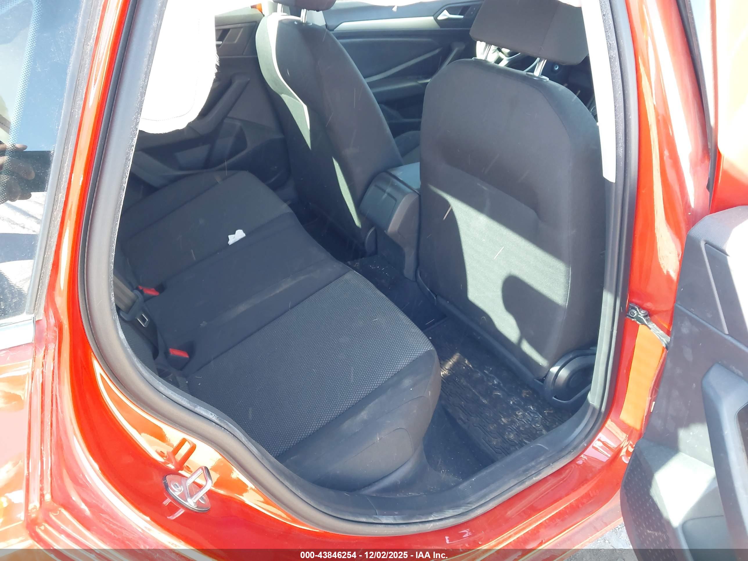 VOLKSWAGEN JETTA image 8