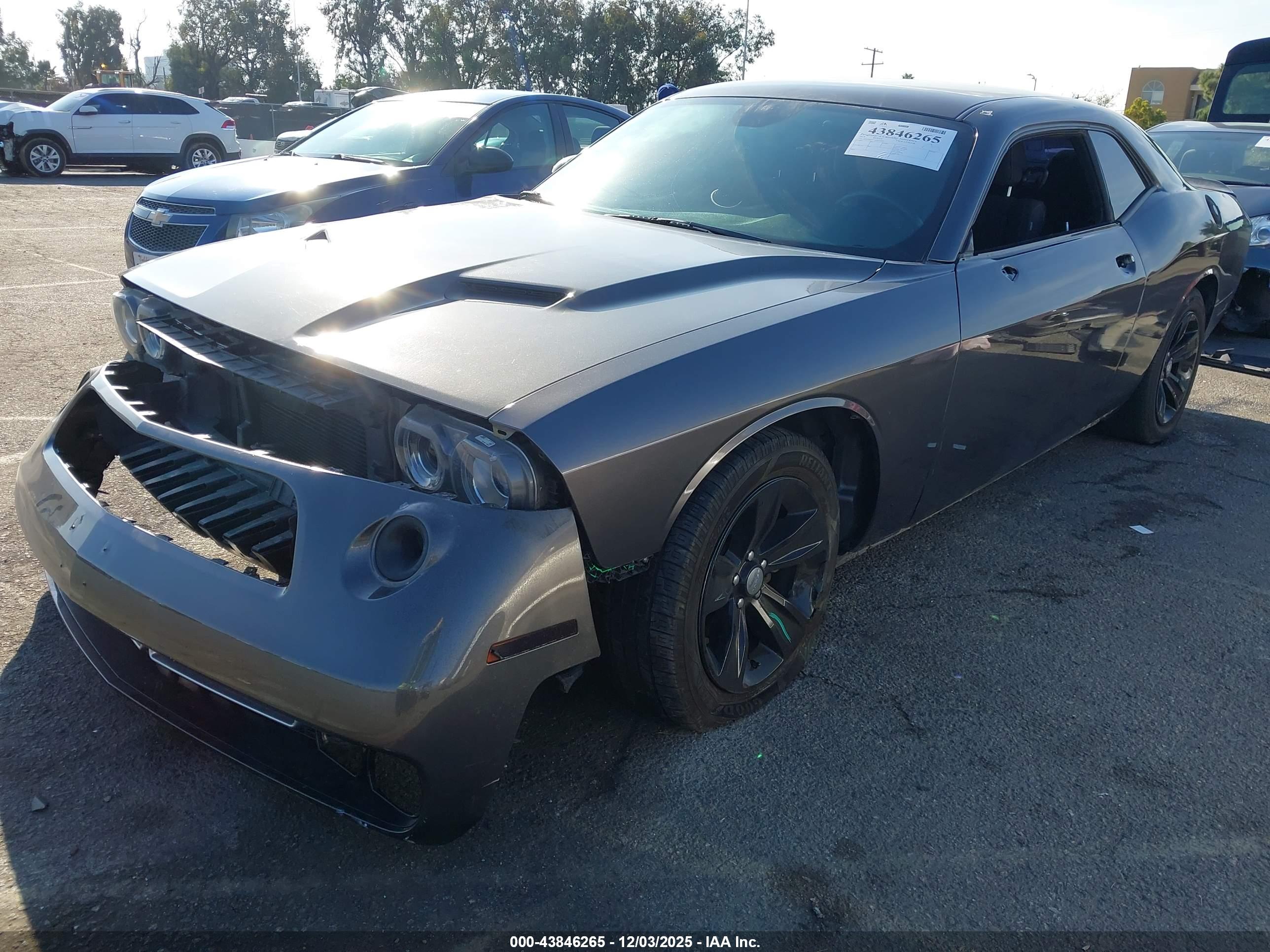 DODGE CHALLENGER image 2
