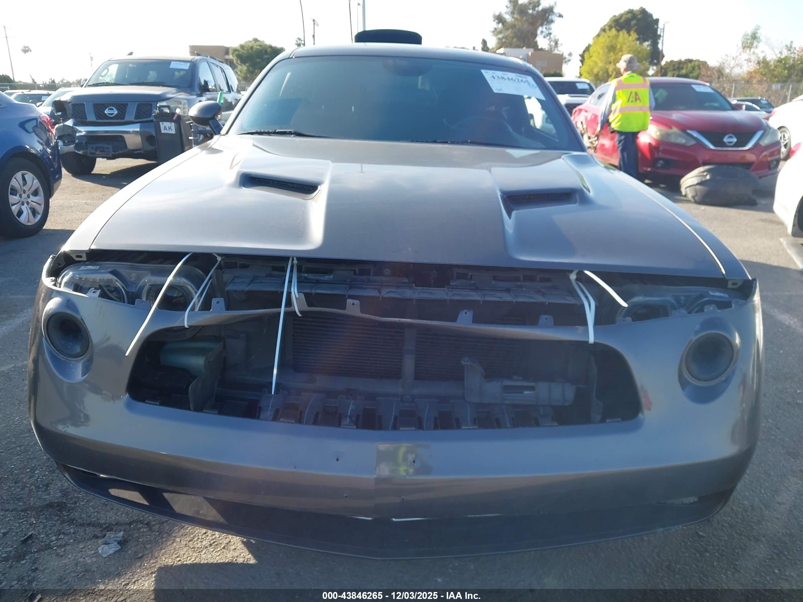 DODGE CHALLENGER image 6