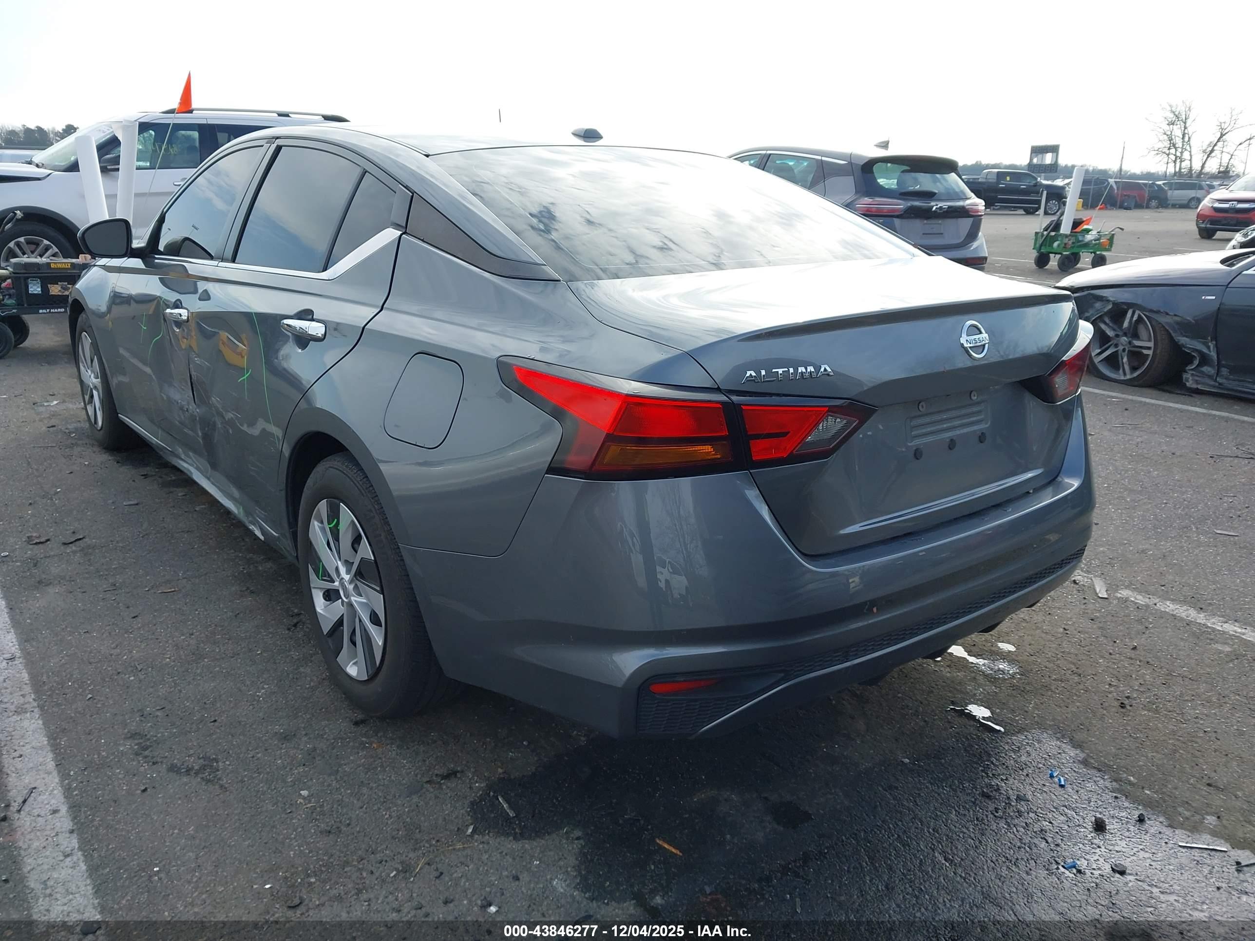 NISSAN ALTIMA image 3