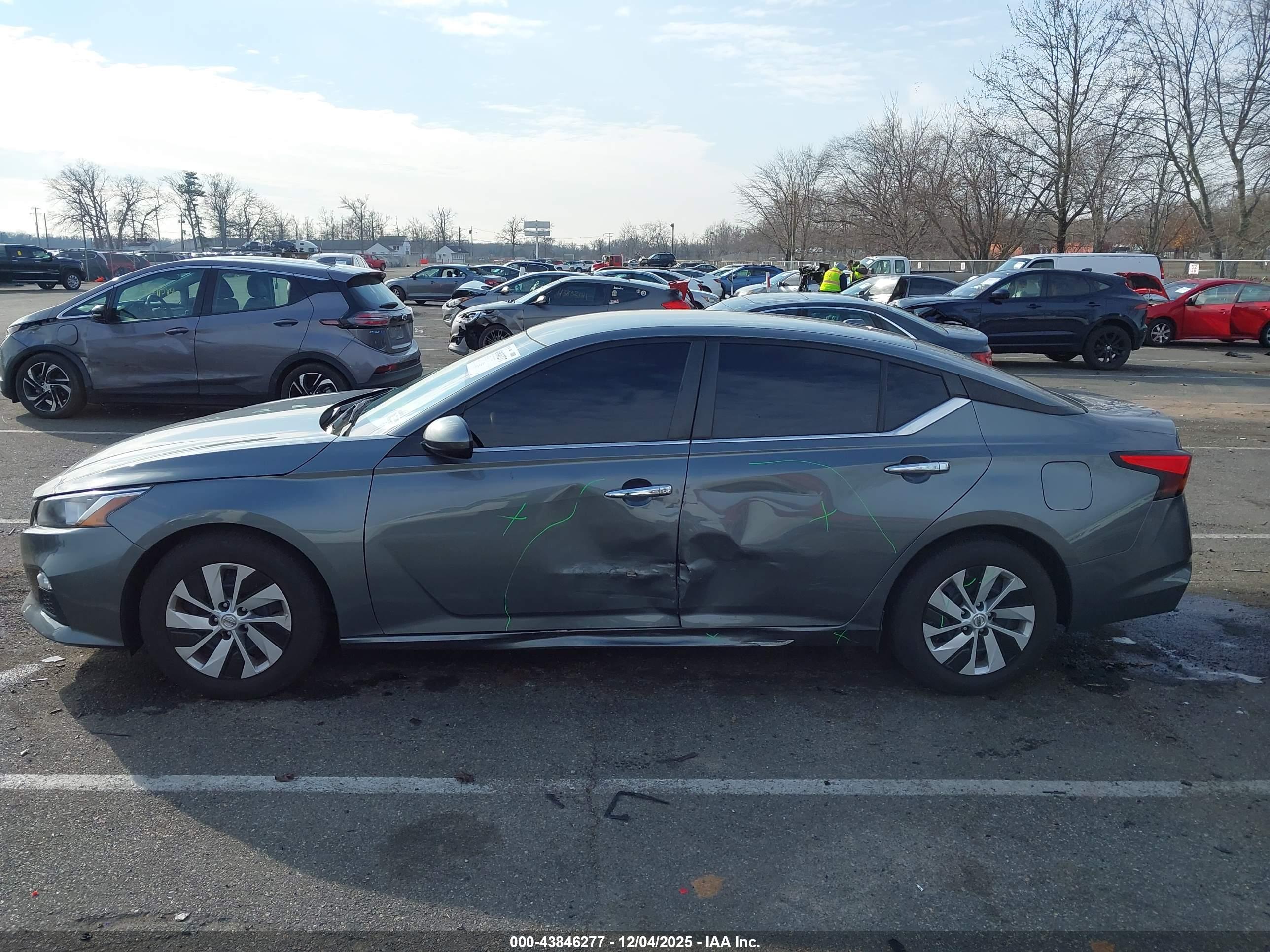 NISSAN ALTIMA image 6