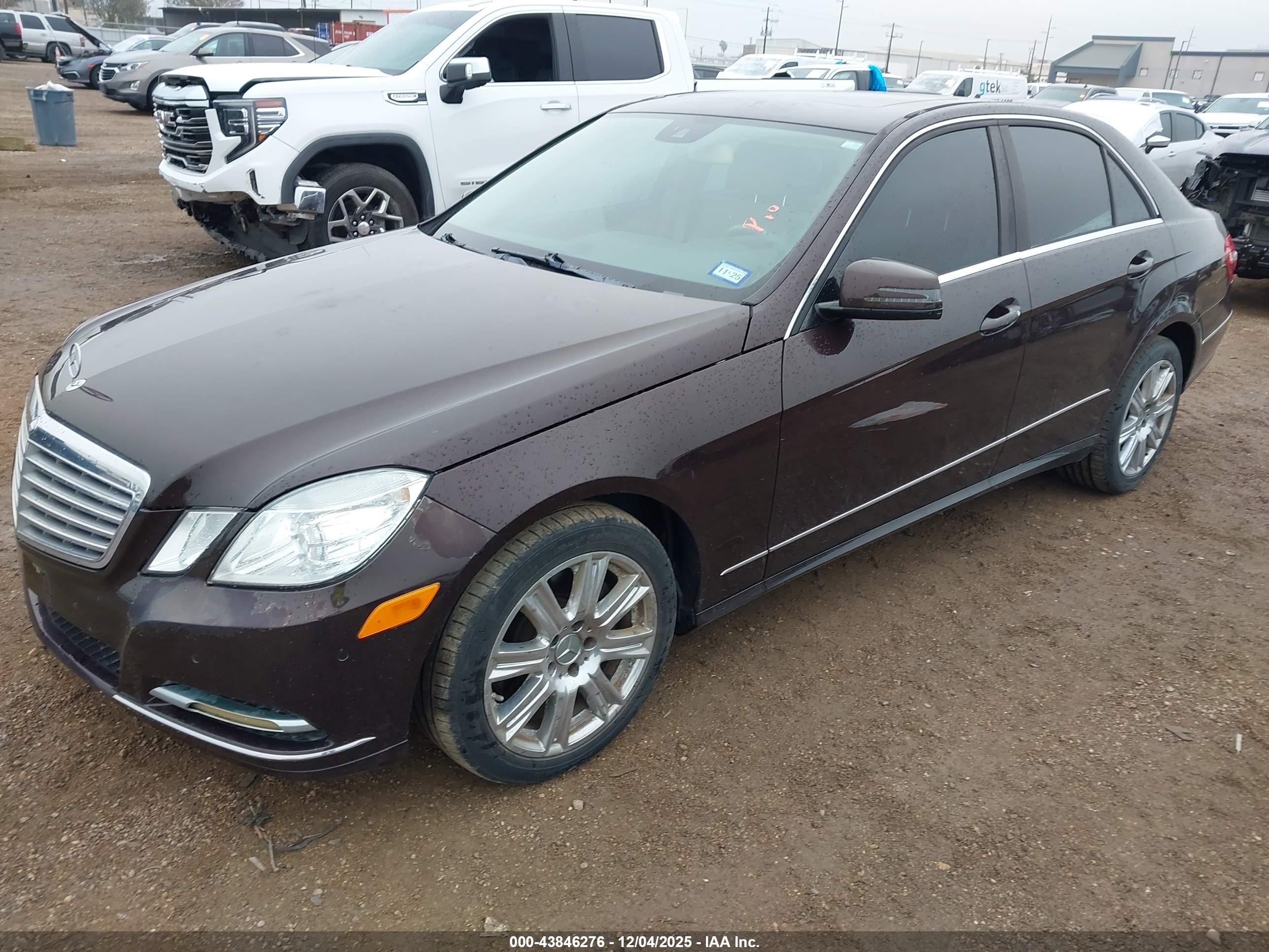 MERCEDES-BENZ E image 2