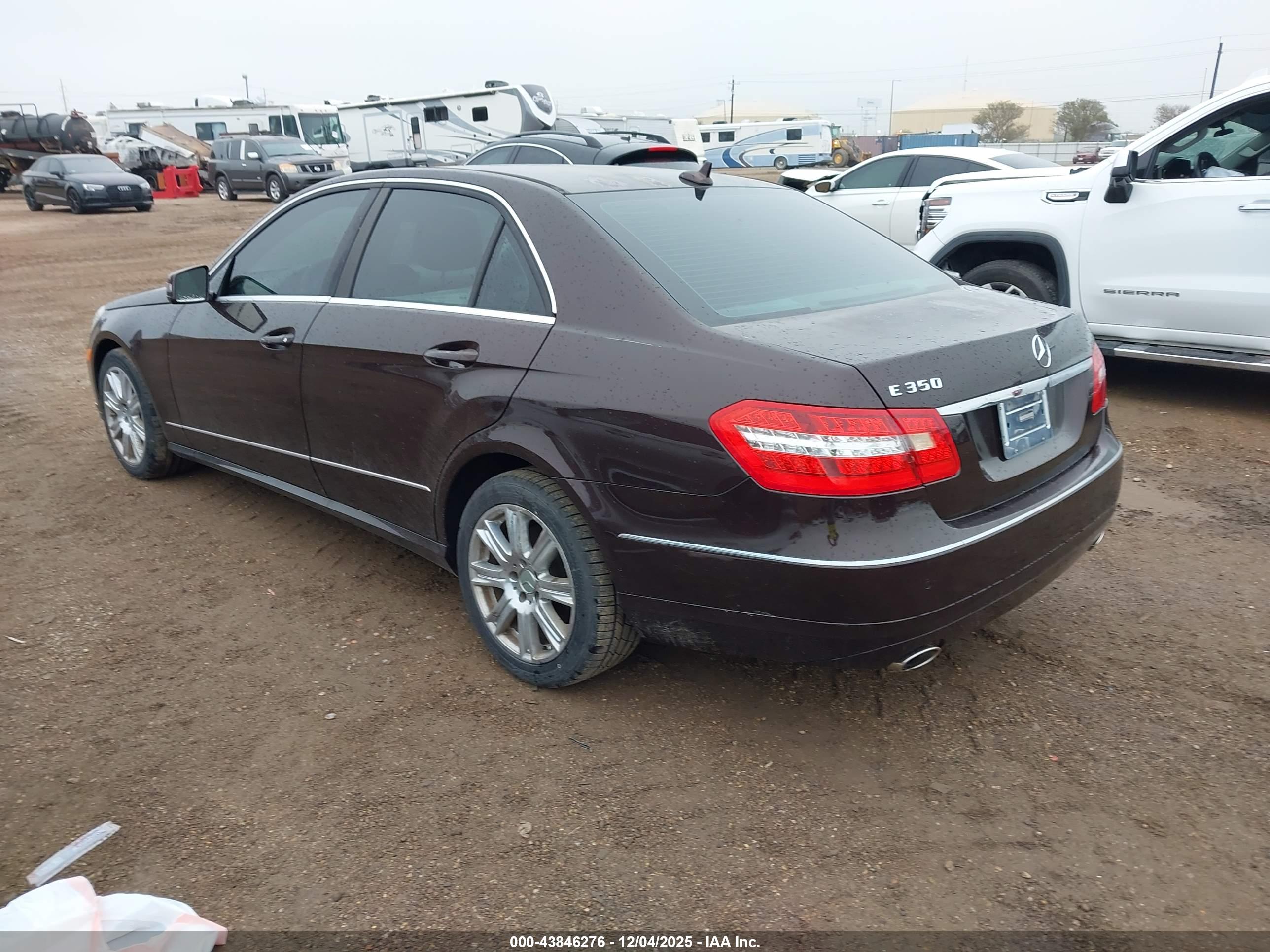 MERCEDES-BENZ E image 3