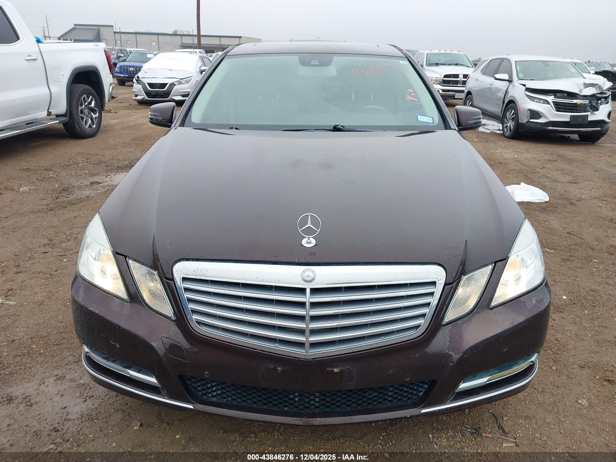 MERCEDES-BENZ E image 6